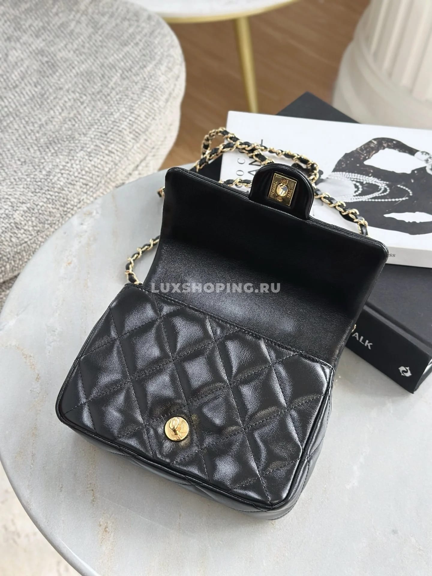 Сумка Chanel 24B Handle Flap Bag Square черная 14×19×8,5 см - фото 6