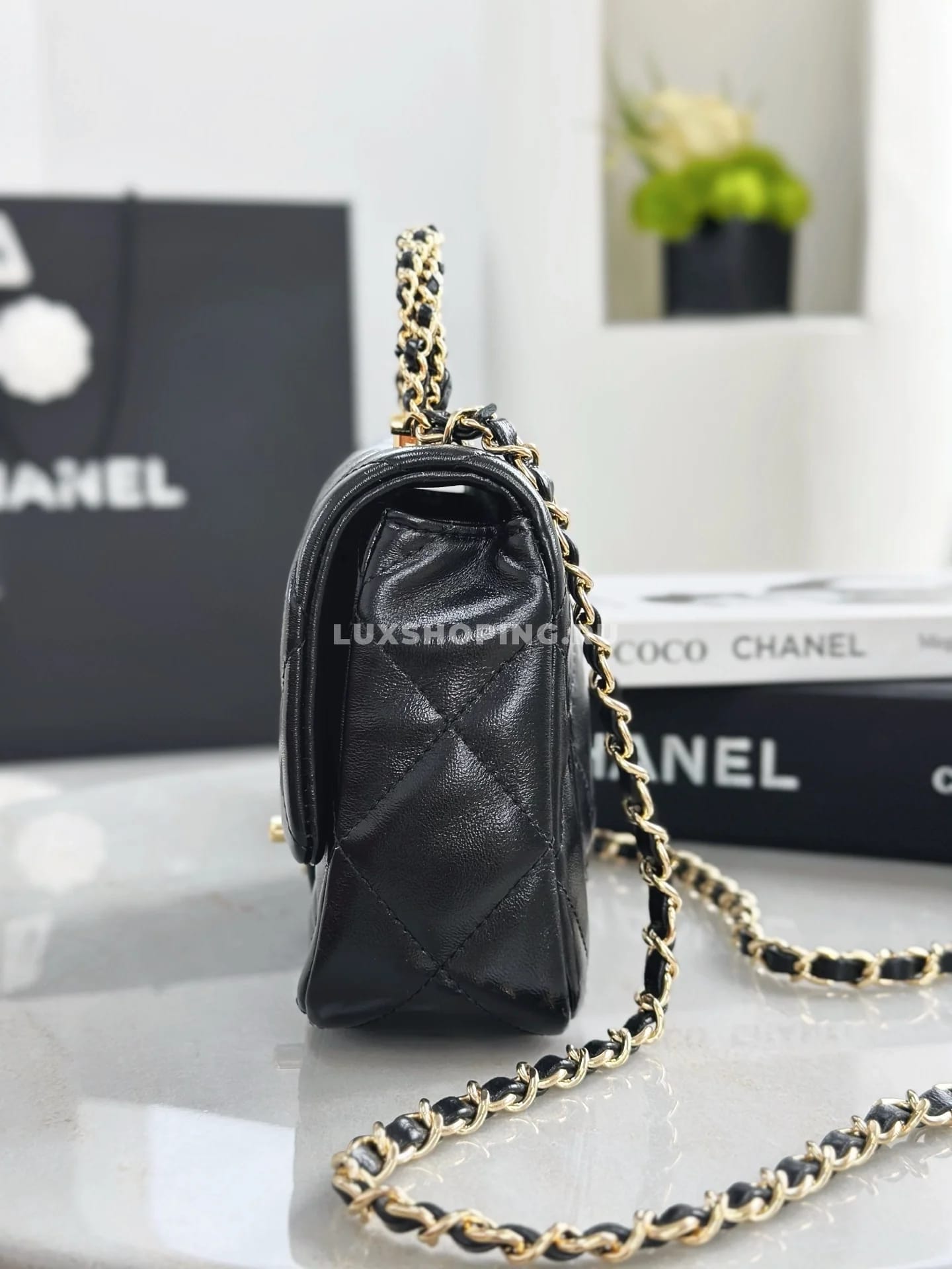 Сумка Chanel 24B Handle Flap Bag Square черная 14×19×8,5 см - фото 7