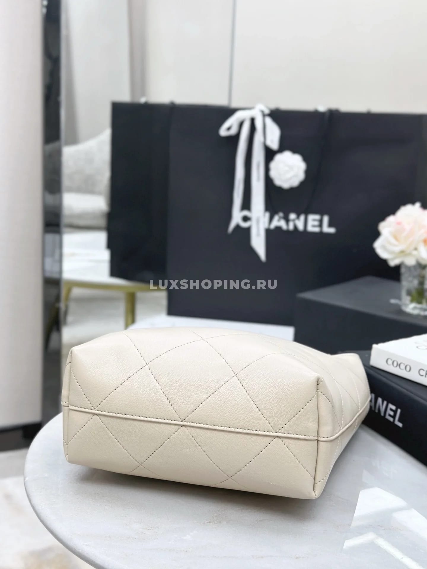 Сумка Chanel 25P Hobo бежевая 23×27×21 см - фото 4
