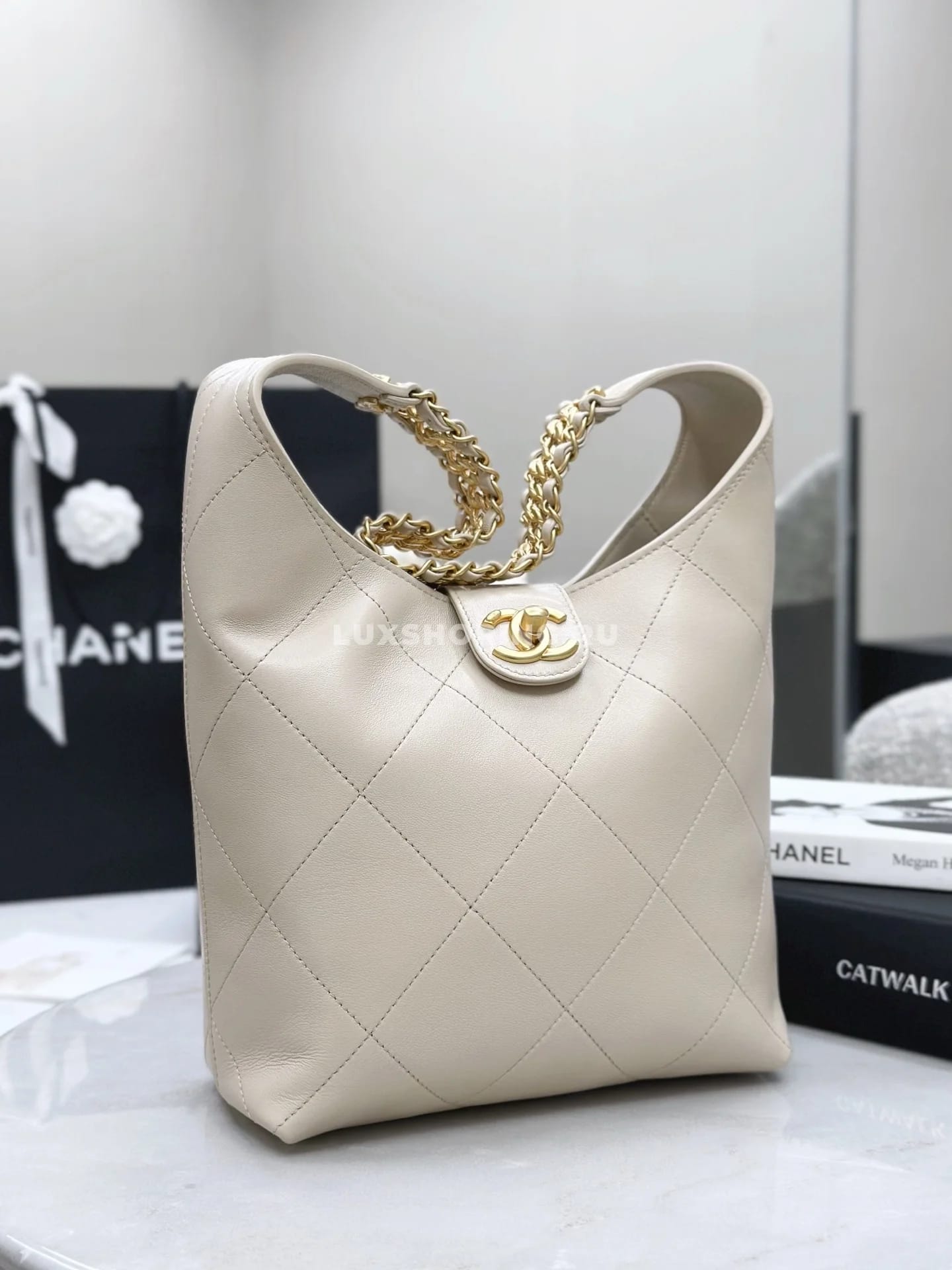Сумка Chanel 25P Hobo бежевая 23×27×21 см - фото 7