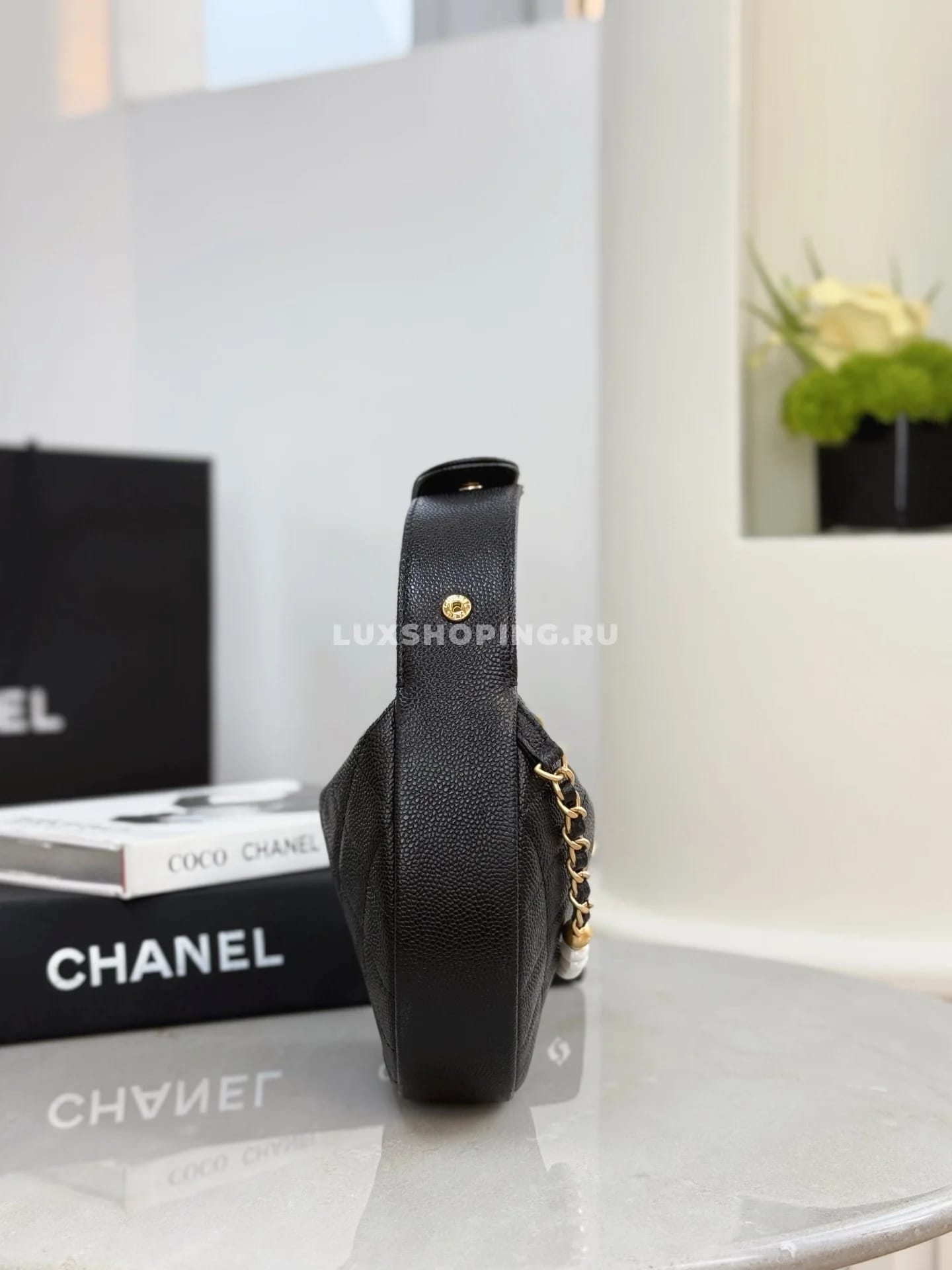 Сумка луна Chanel черная 11×19×8 см - фото 5