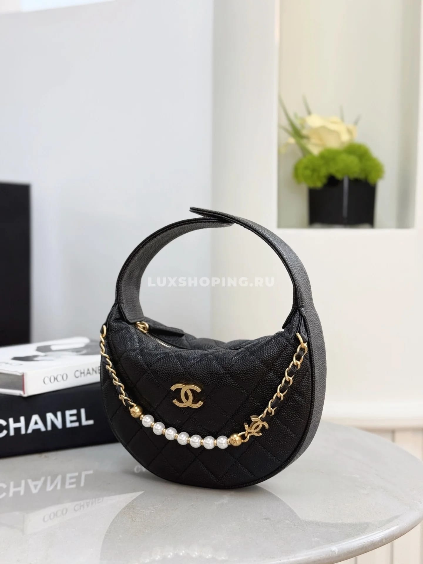 Сумка луна Chanel черная 11×19×8 см - фото 8