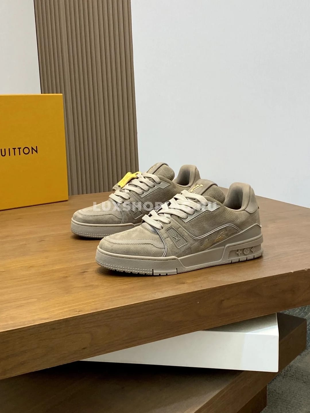Мужские кроссовки Louis Vuitton Trainer песочные - фото 2