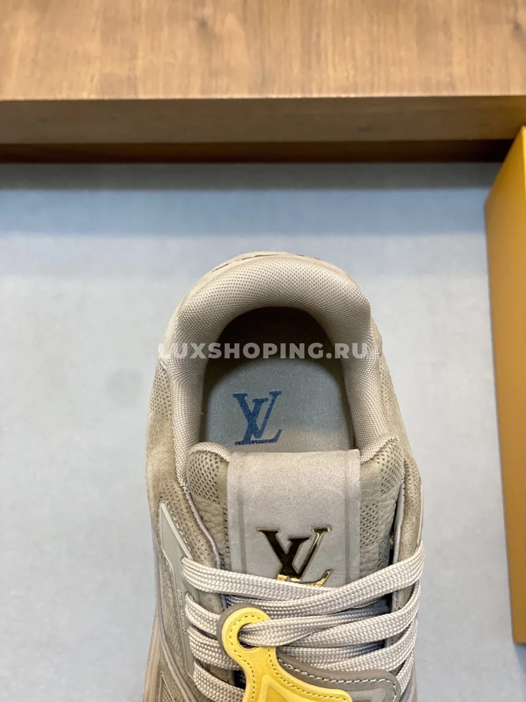 Мужские кроссовки Louis Vuitton Trainer песочные - фото 5