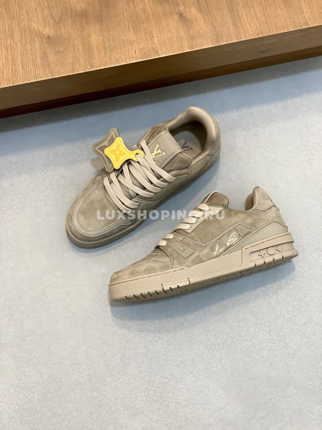 Мужские кроссовки Louis Vuitton Trainer песочные - фото 7
