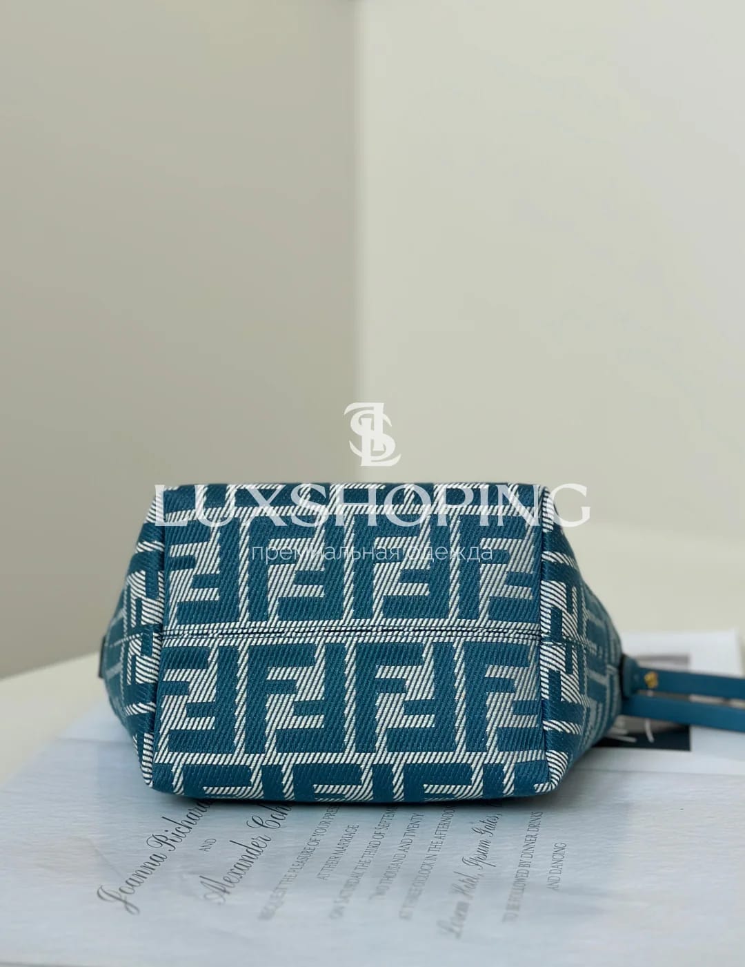 Сумка Fendi Mini Roll синяя 15.5×11×13 см - фото 5