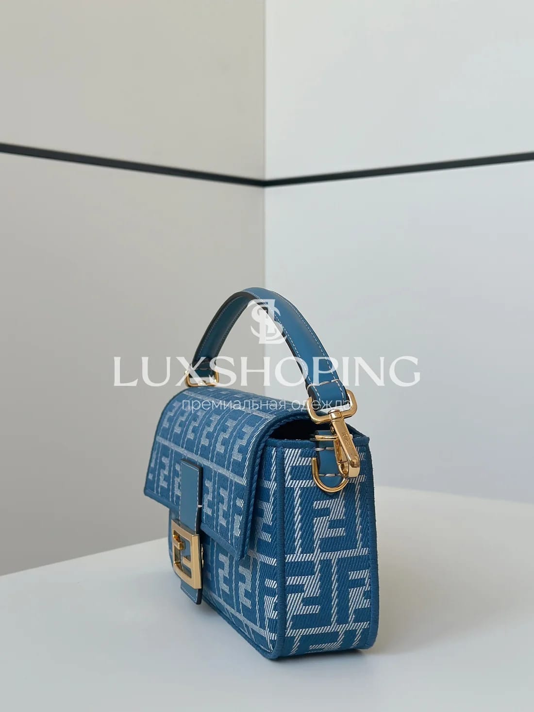 Сумка Fendi Baguette синяя 27×6×15 см - фото 3