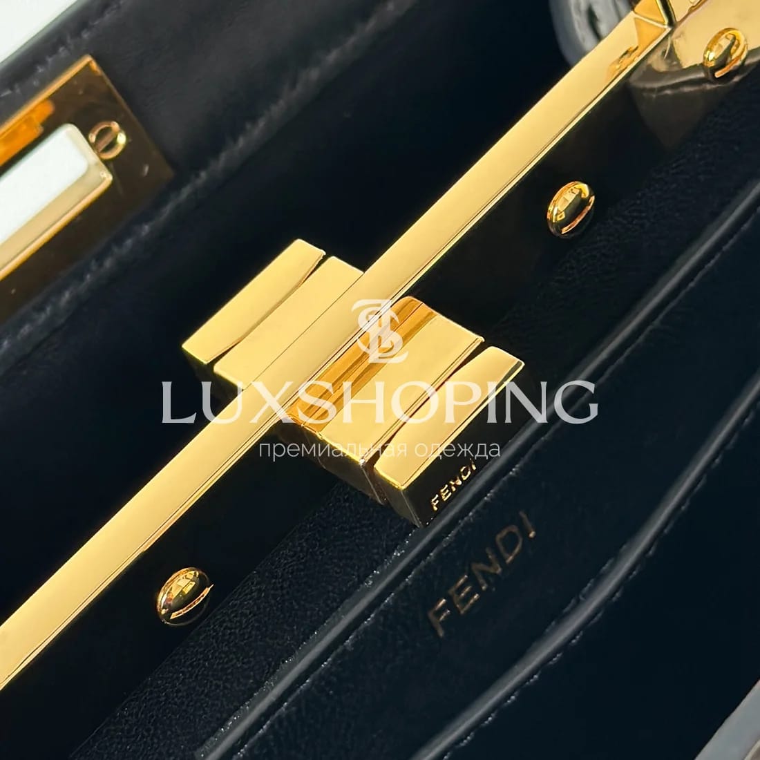 Fendi Peekaboo ISeeU Petite черная 20×11×15 см - фото 9