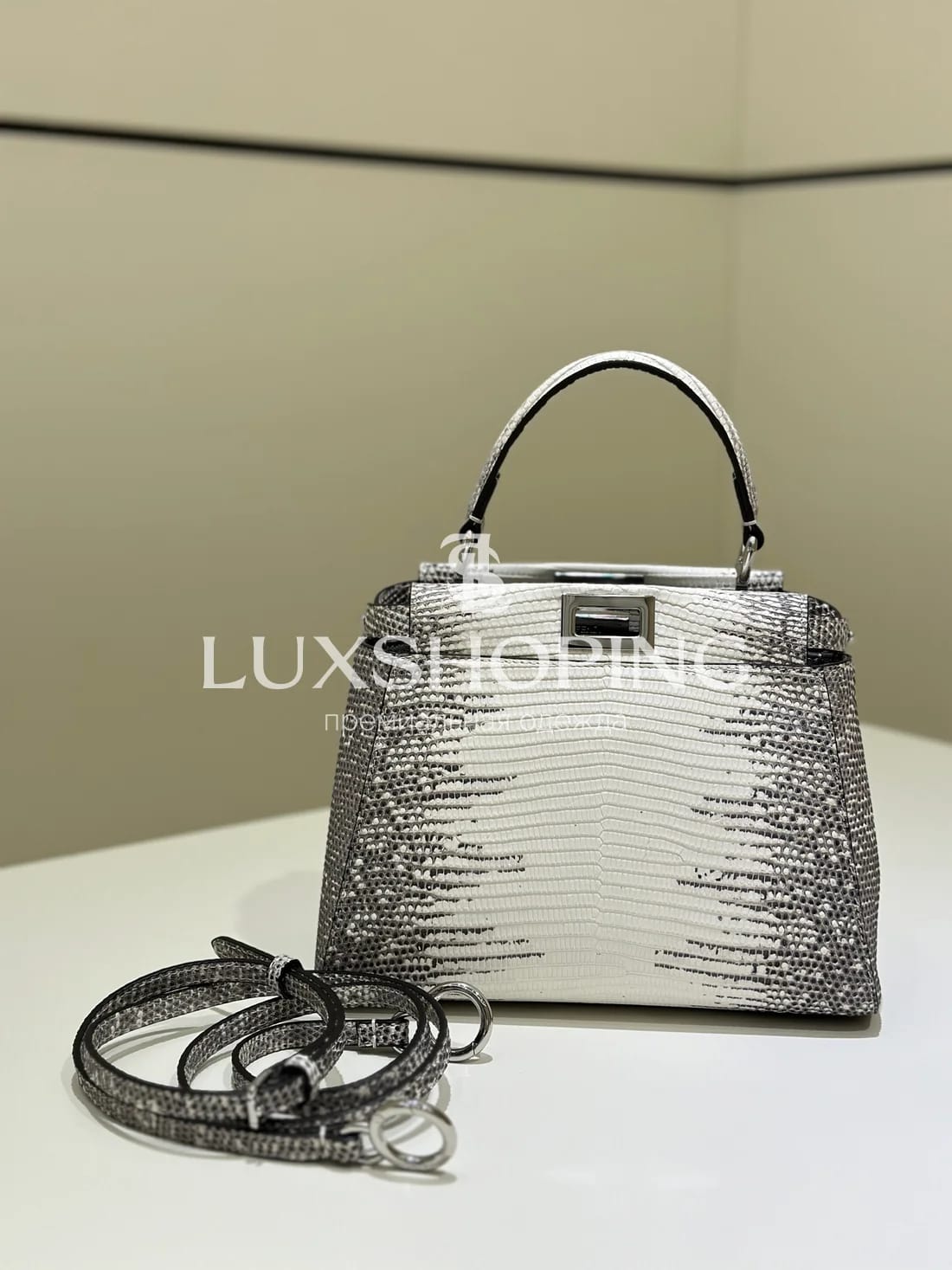 Сумка Fendi Peekaboo ящерица 23×19×11 см - фото 3