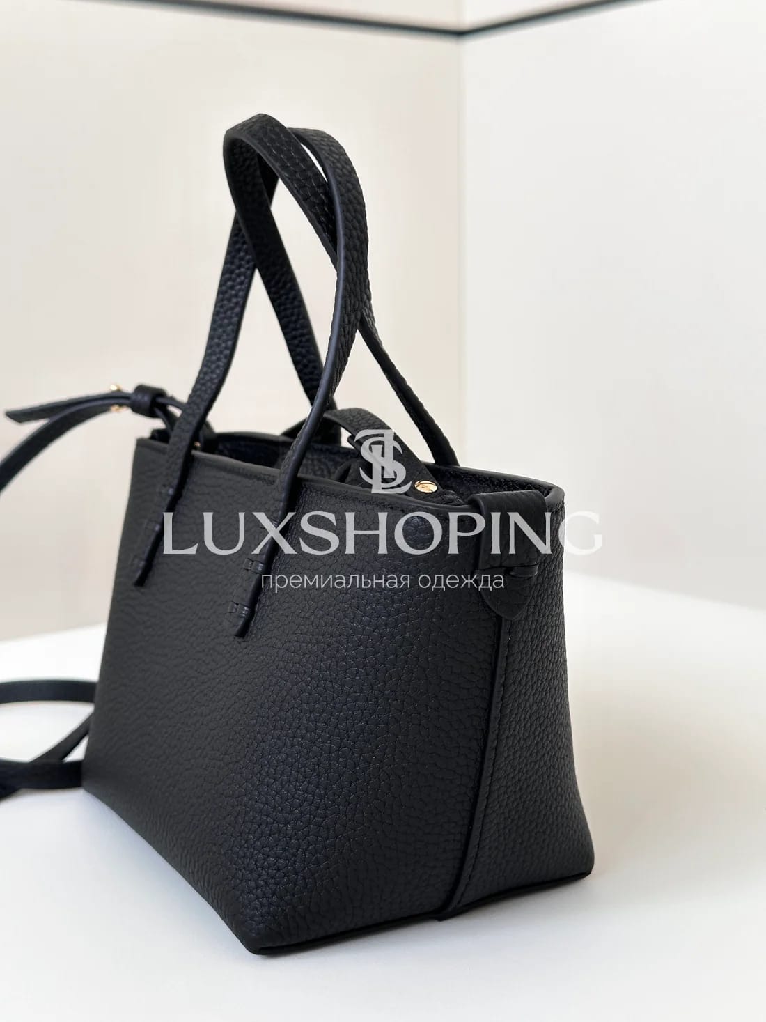 Сумка Fendi Mini Roll черная 15.5×11×13 см - фото 3