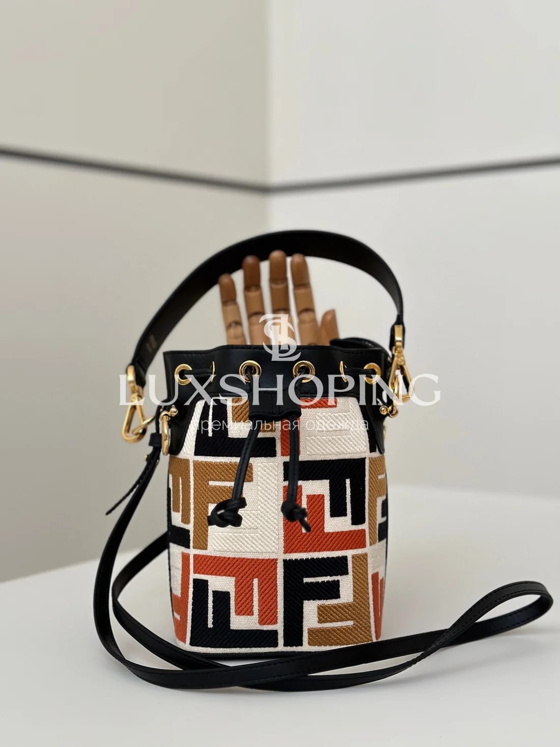 Сумка Fendi мини-ведро 12×18×10 см песочная - фото 2