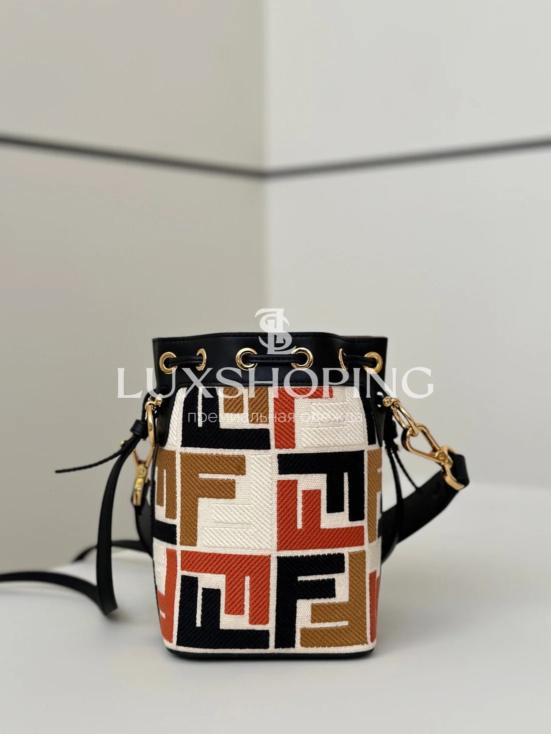 Сумка Fendi мини-ведро 12×18×10 см песочная - фото 3