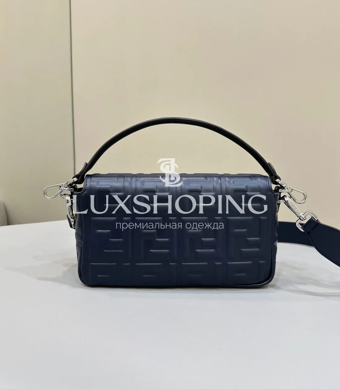 Сумка Fendi Baguette черная 27×13×5 см - фото 3
