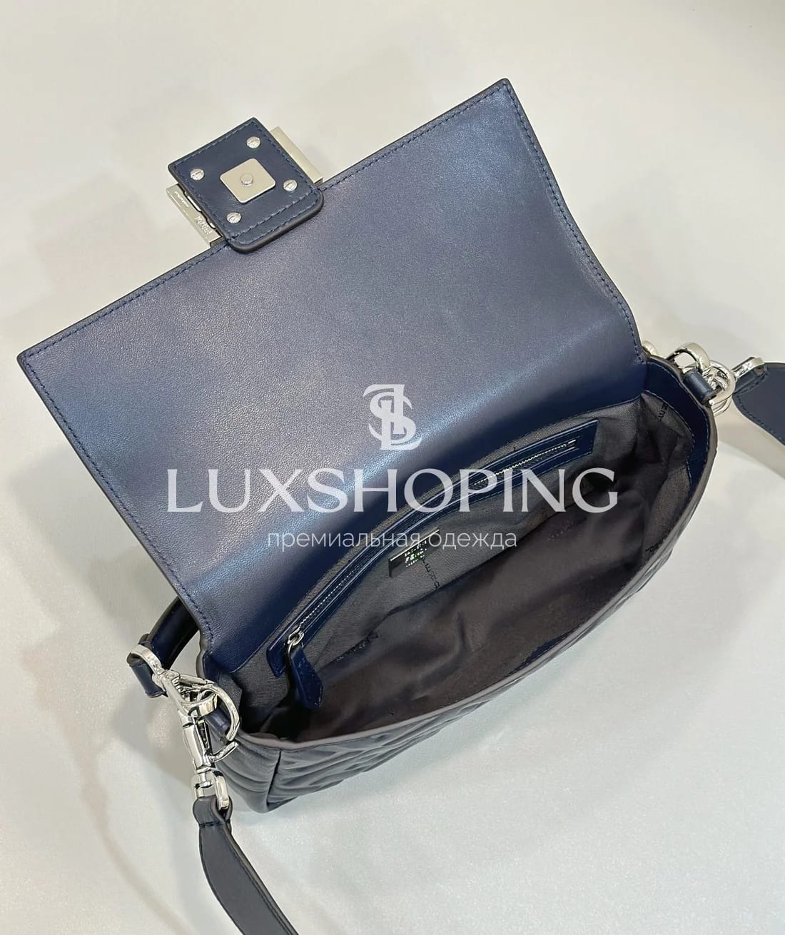Сумка Fendi Baguette черная 27×13×5 см - фото 10