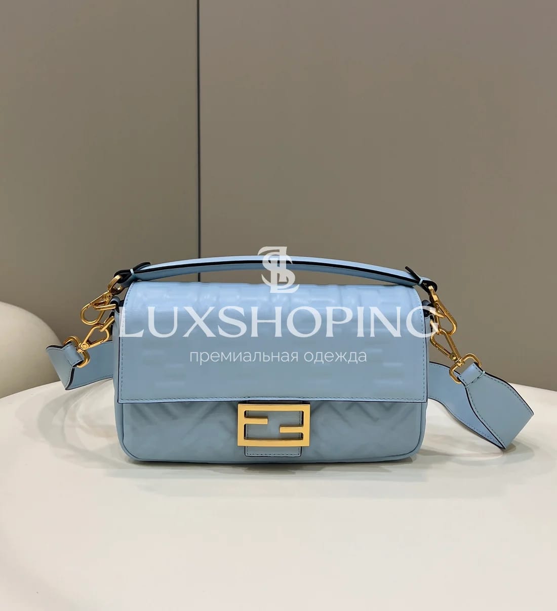 Сумка Fendi Baguette голубая 26×15×5 см - фото 2