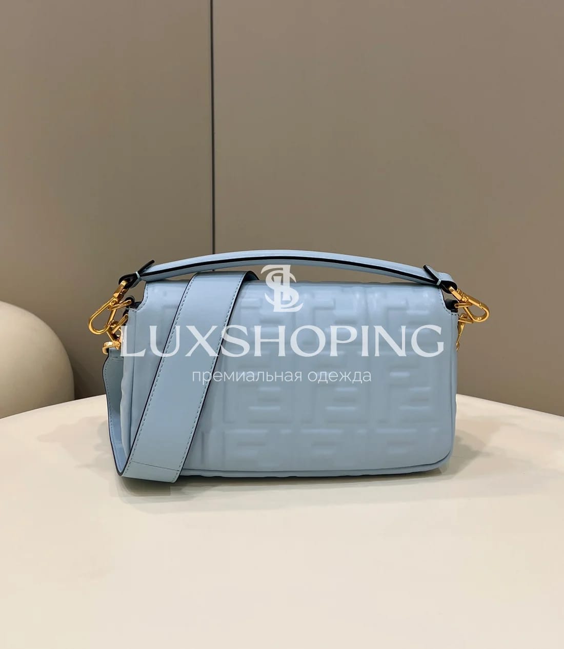 Сумка Fendi Baguette голубая 26×15×5 см - фото 3