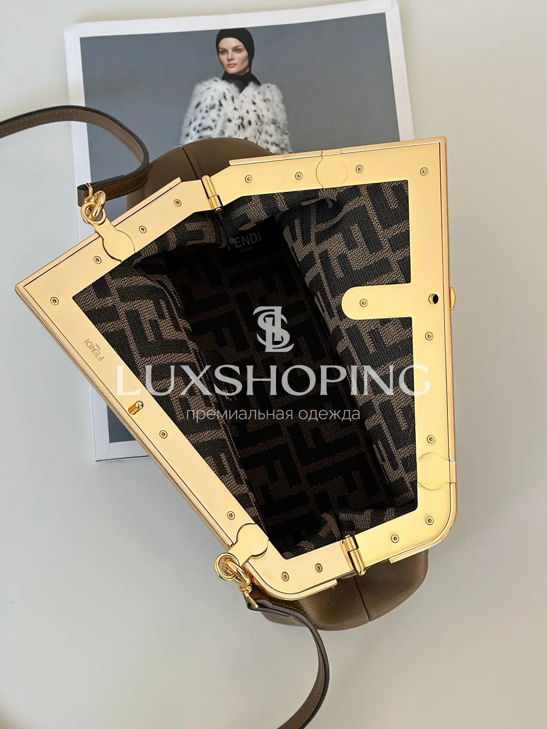 Сумка Fendi First коричневая 26×18×9,5 см - фото 4