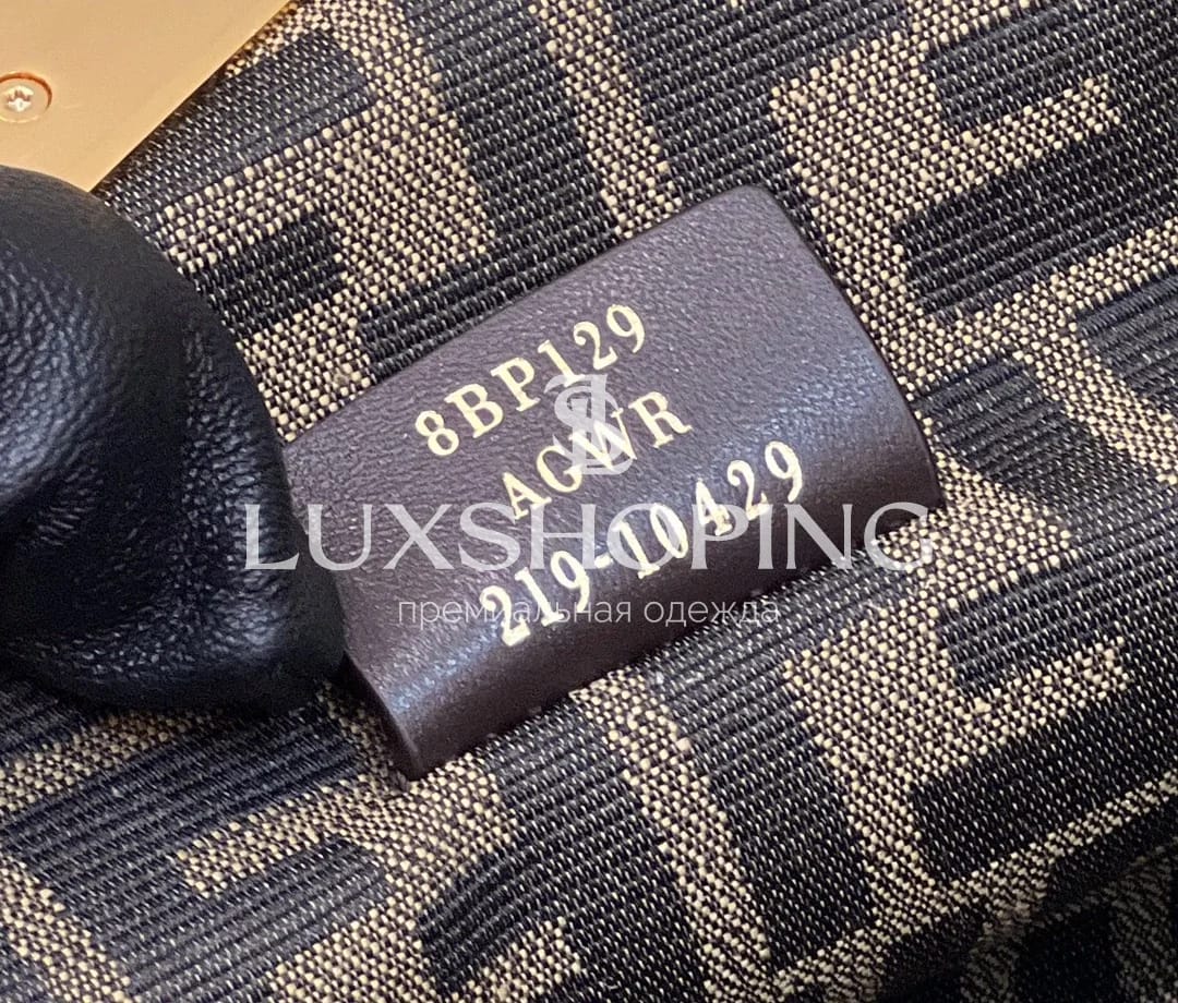 Сумка Fendi First белая 26×18×9,5 см - фото 8