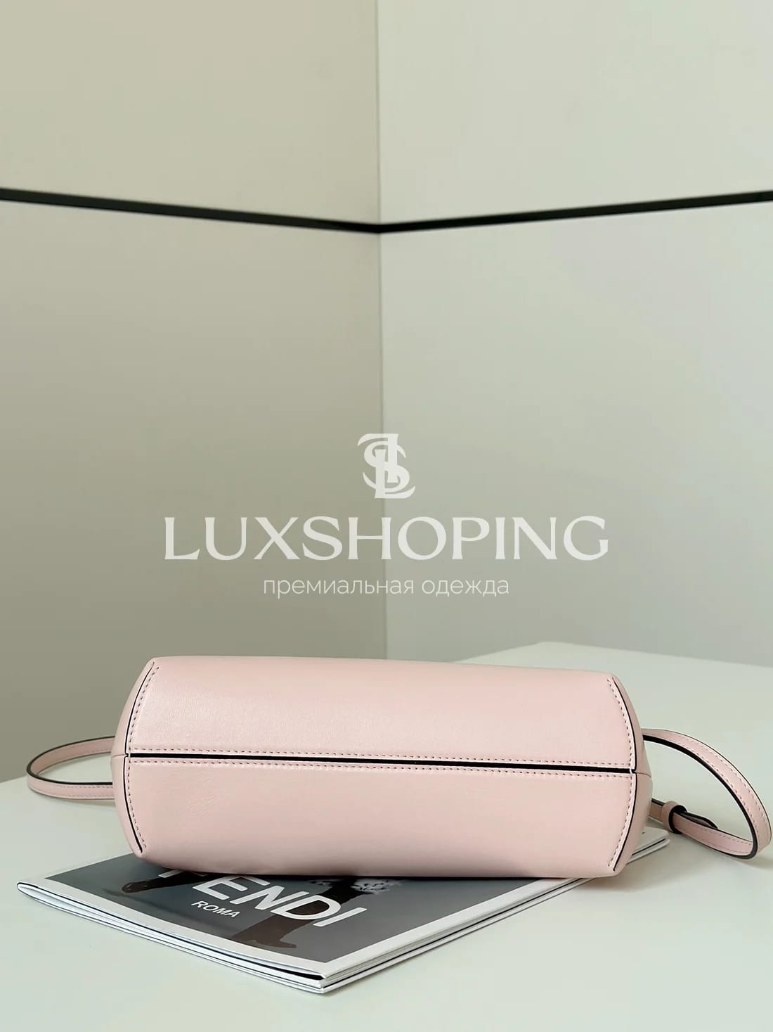 Сумка Fendi First розовая 26×18×9,5 см - фото 5