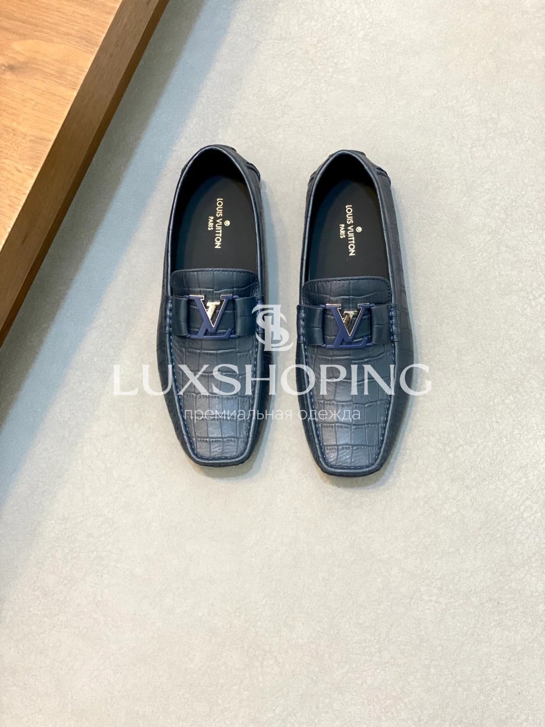 Темно синие мокасины Louis Vuitton крокодиловые m7 - фото 2
