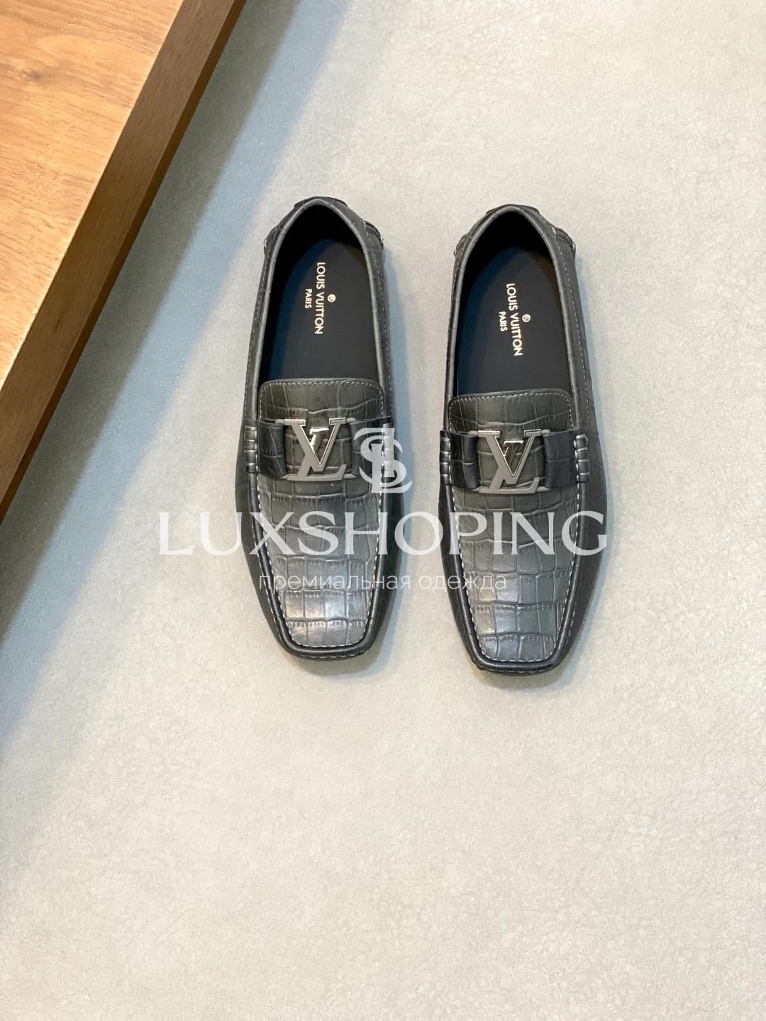 Темно зеленые мокасины Louis Vuitton крокодиловые m9 - фото 2