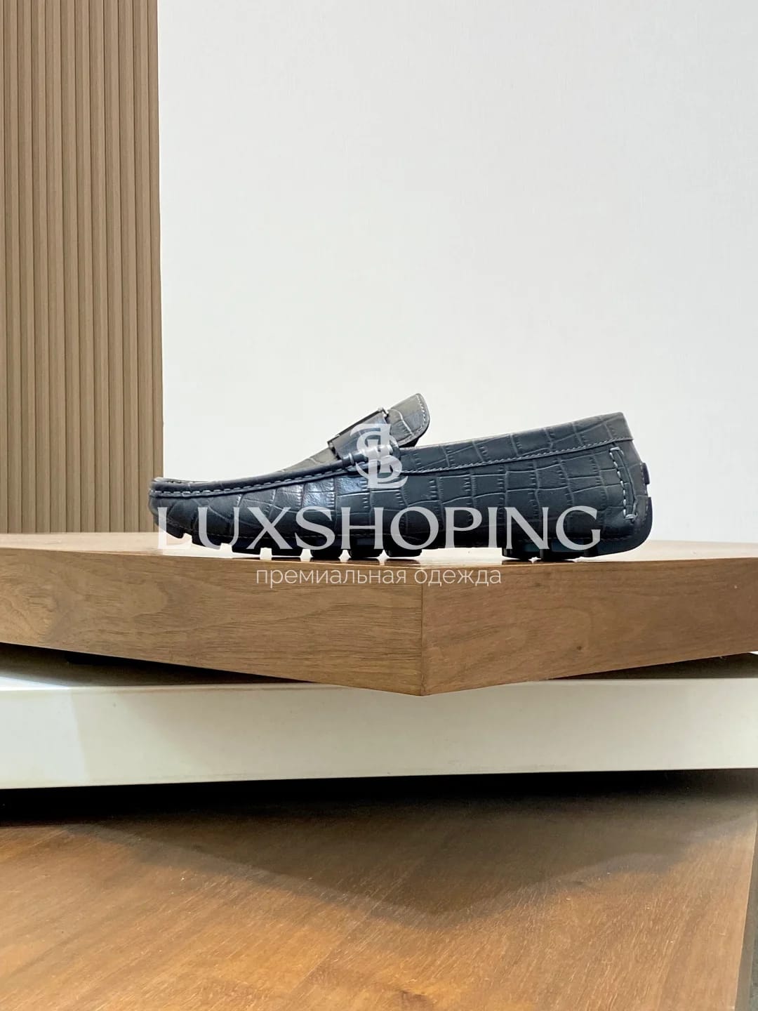 Темно зеленые мокасины Louis Vuitton крокодиловые m9 - фото 3
