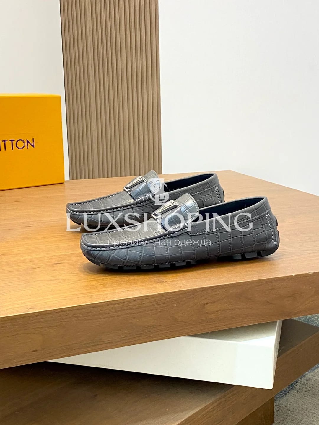Темно зеленые мокасины Louis Vuitton крокодиловые m9 - фото 4