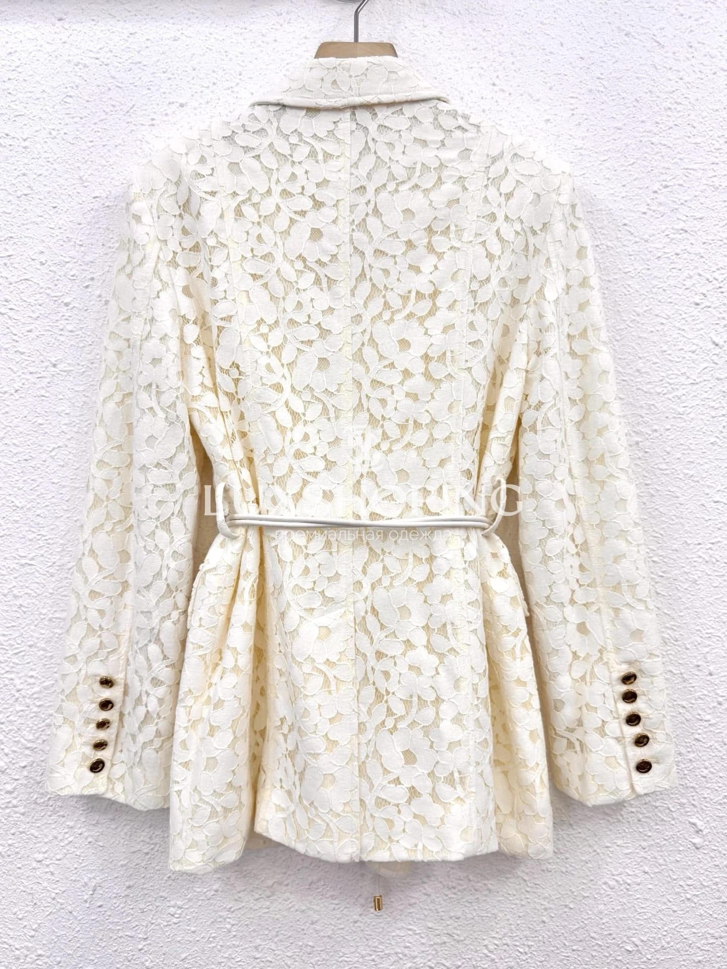 Костюм Zimmermann "Illuminate Lace"  жакет и брюки из кружева цвета крем - фото 9