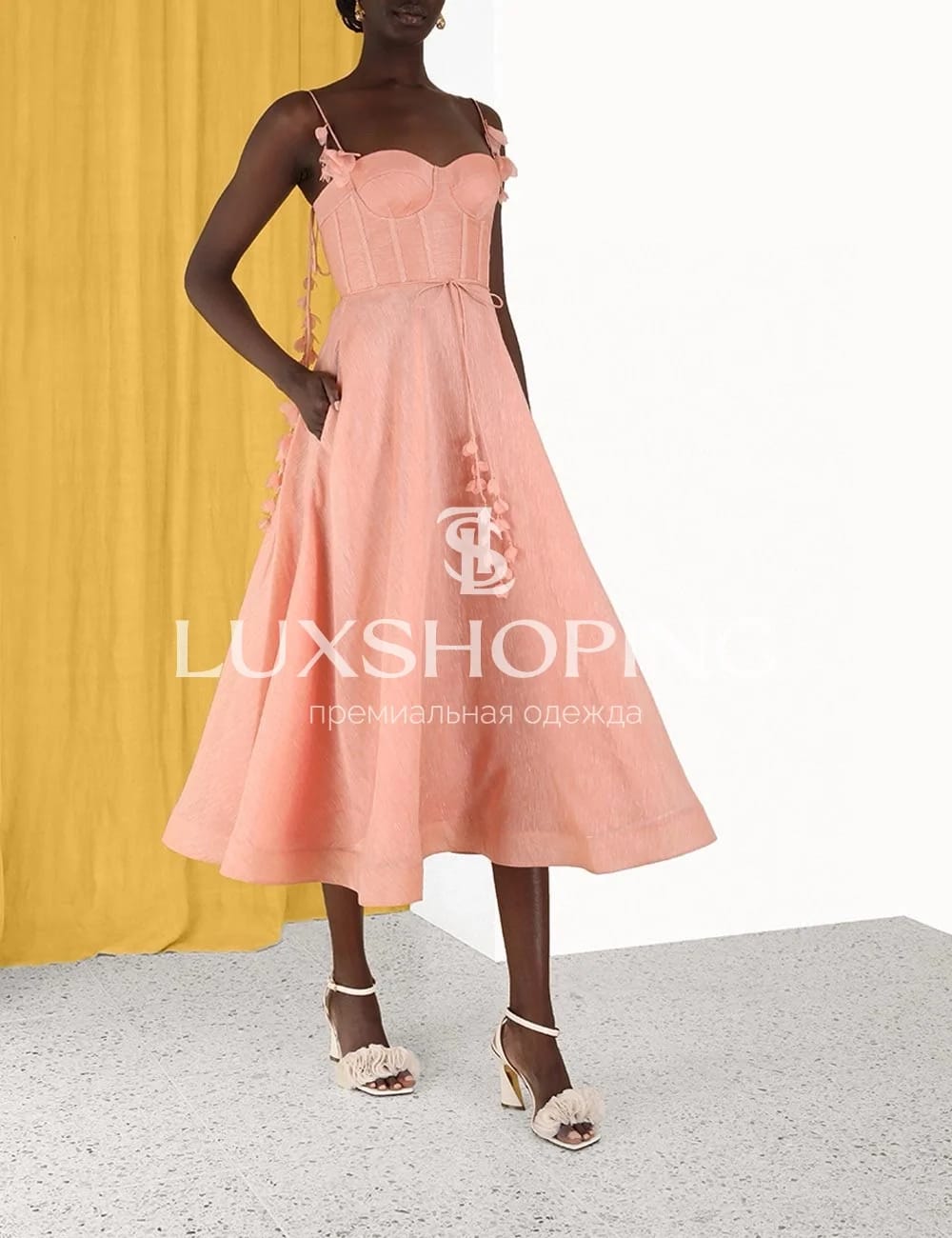 Платье Zimmermann "Natura Corset Dress" — персиковое миди из льна и шелка с корсетным лифом - фото 4