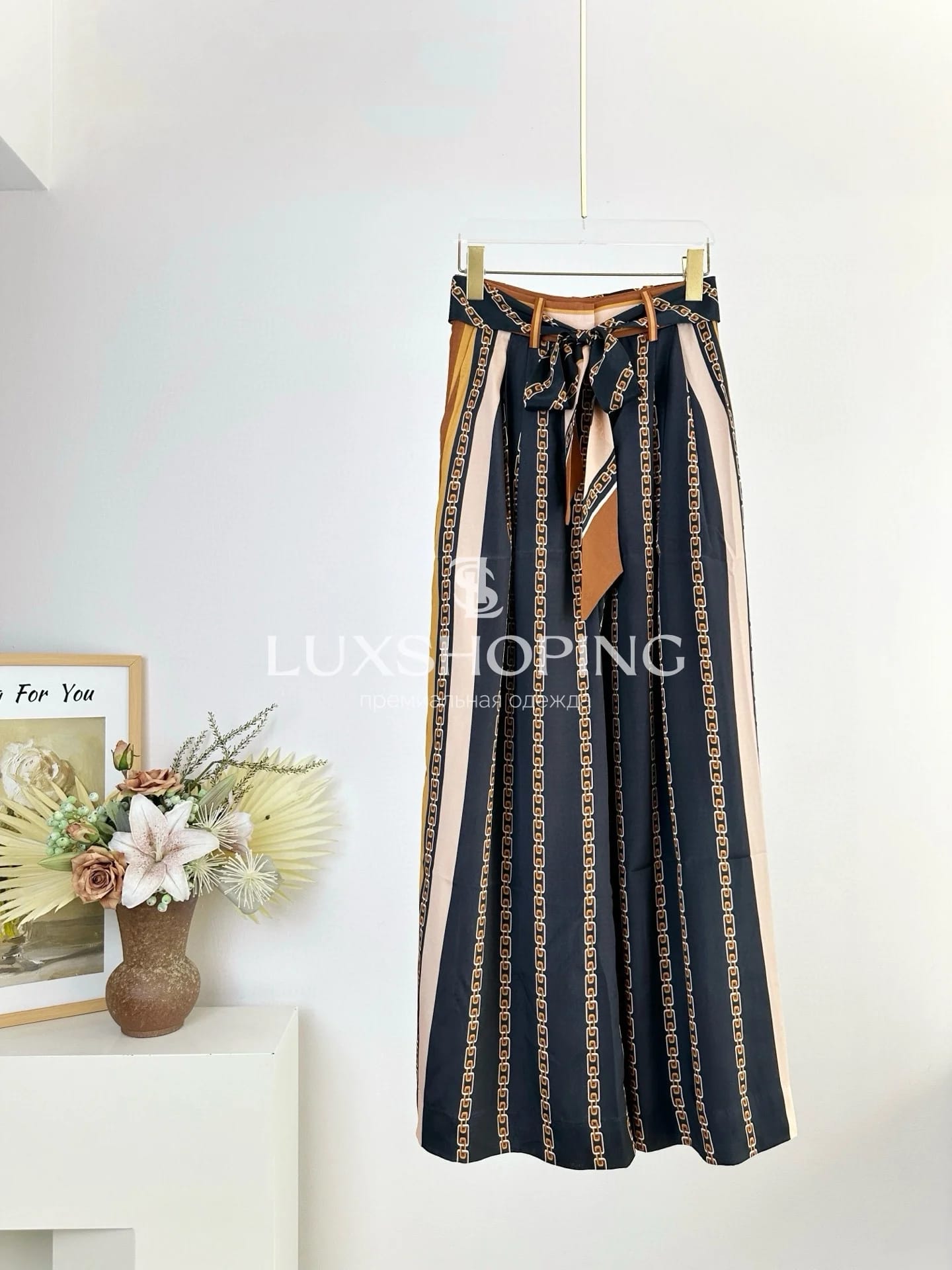 Комплект Zimmermann из коллекции ILLUMINATE: шелковая рубашка с бантом + широкие брюки с поясом - фото 14