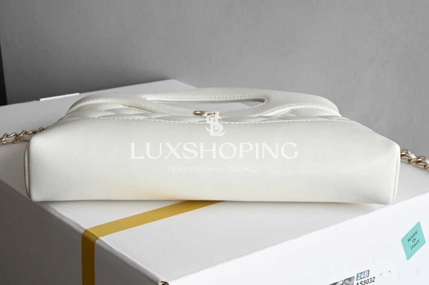 Сумка Chanel 25P 31Bag Nano белая 17.5×20.5×3.5 см - фото 9