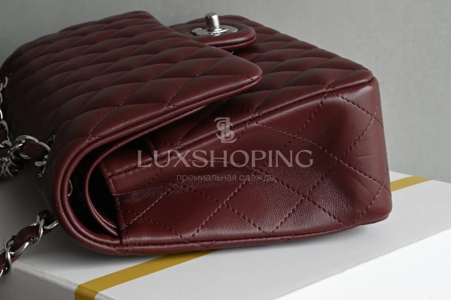 Сумка Chanel 25S Classic Flap среднего размера бордовая 15.5×25.5×6.5 см - фото 8