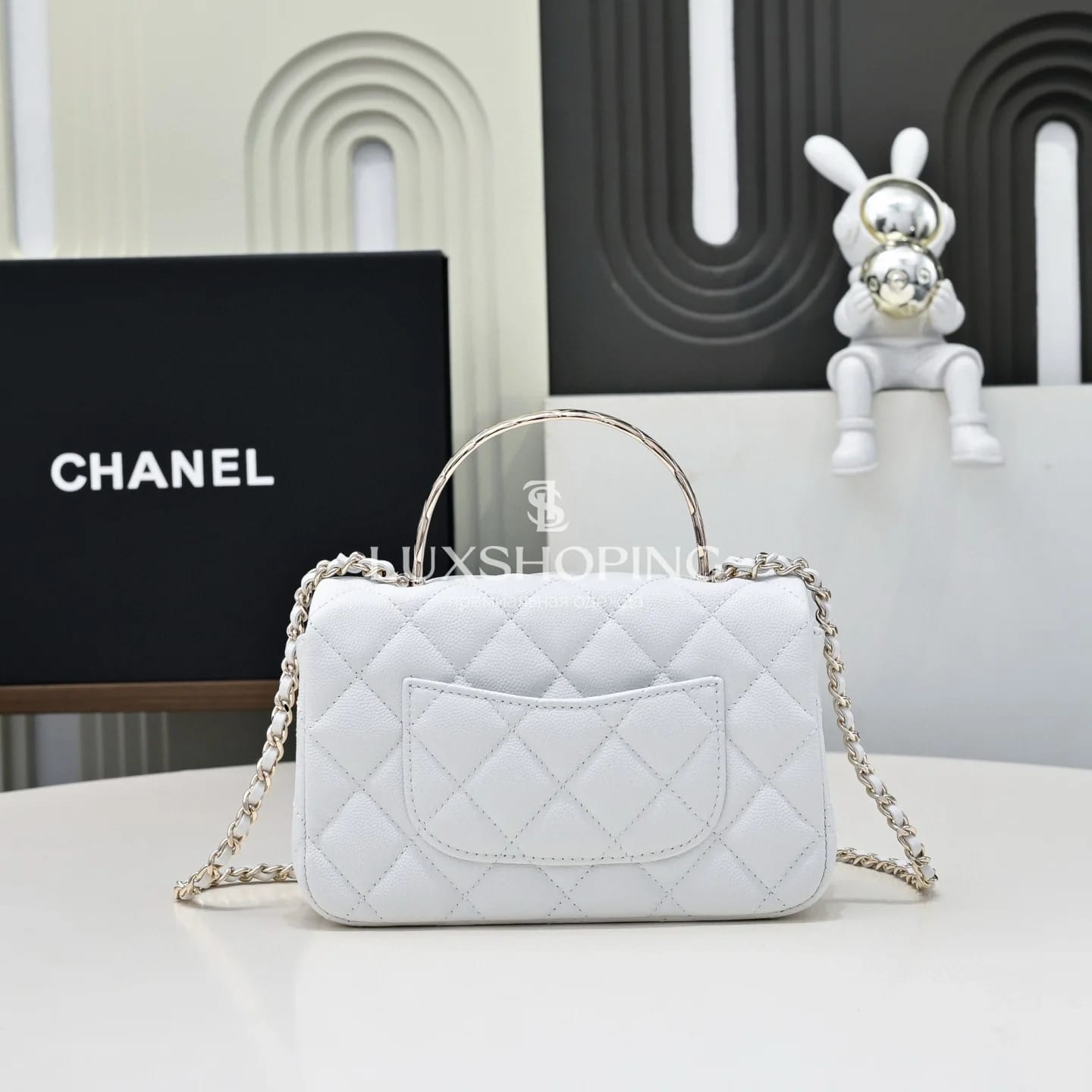 CHANEL Сумка 25S Coco Crush Handle в белом цвете 11.5 × 18 × 7 см  (Small) - фото 4