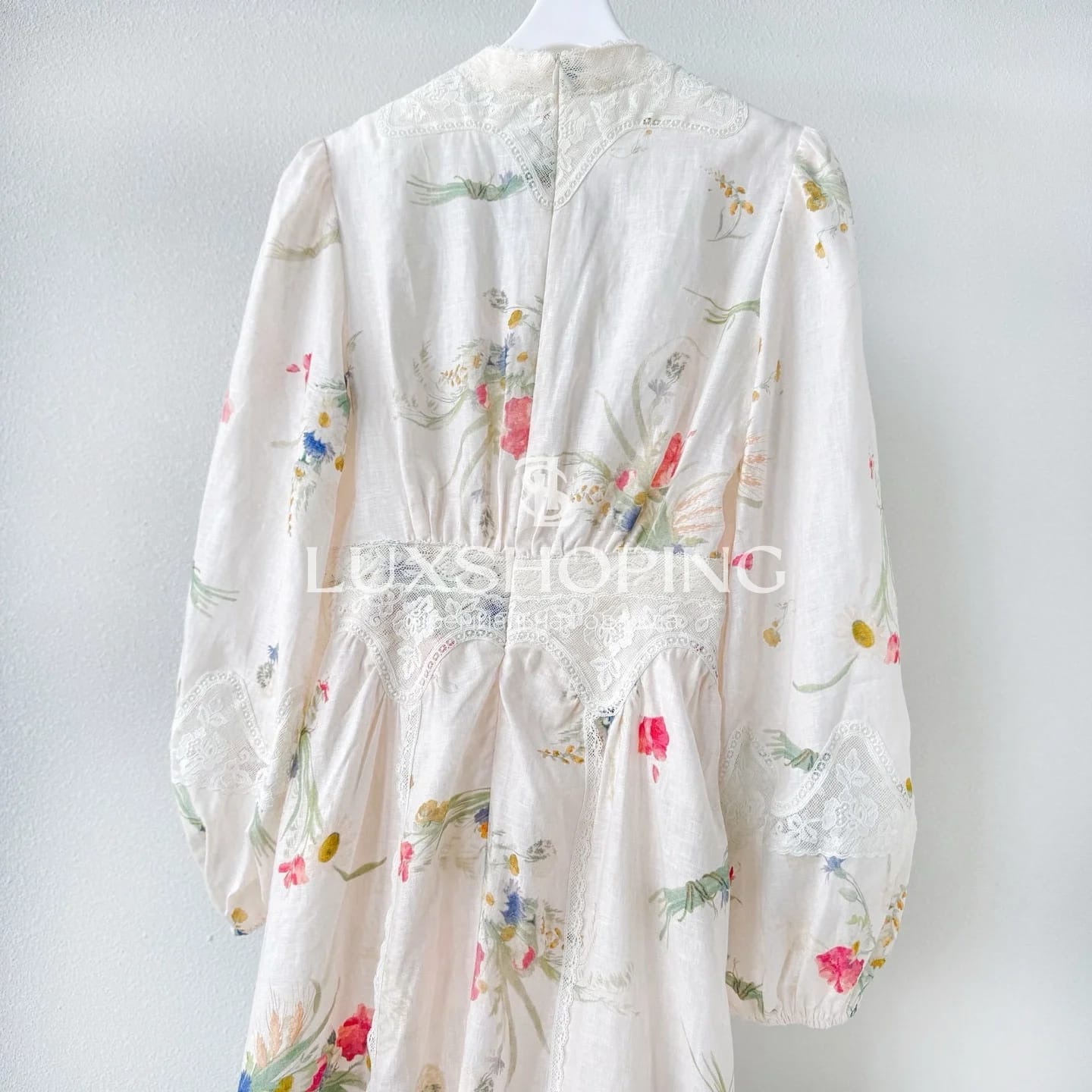 Zimmermann — Платье миди The Lucky Lace Plunge с цветочным принтом - фото 12
