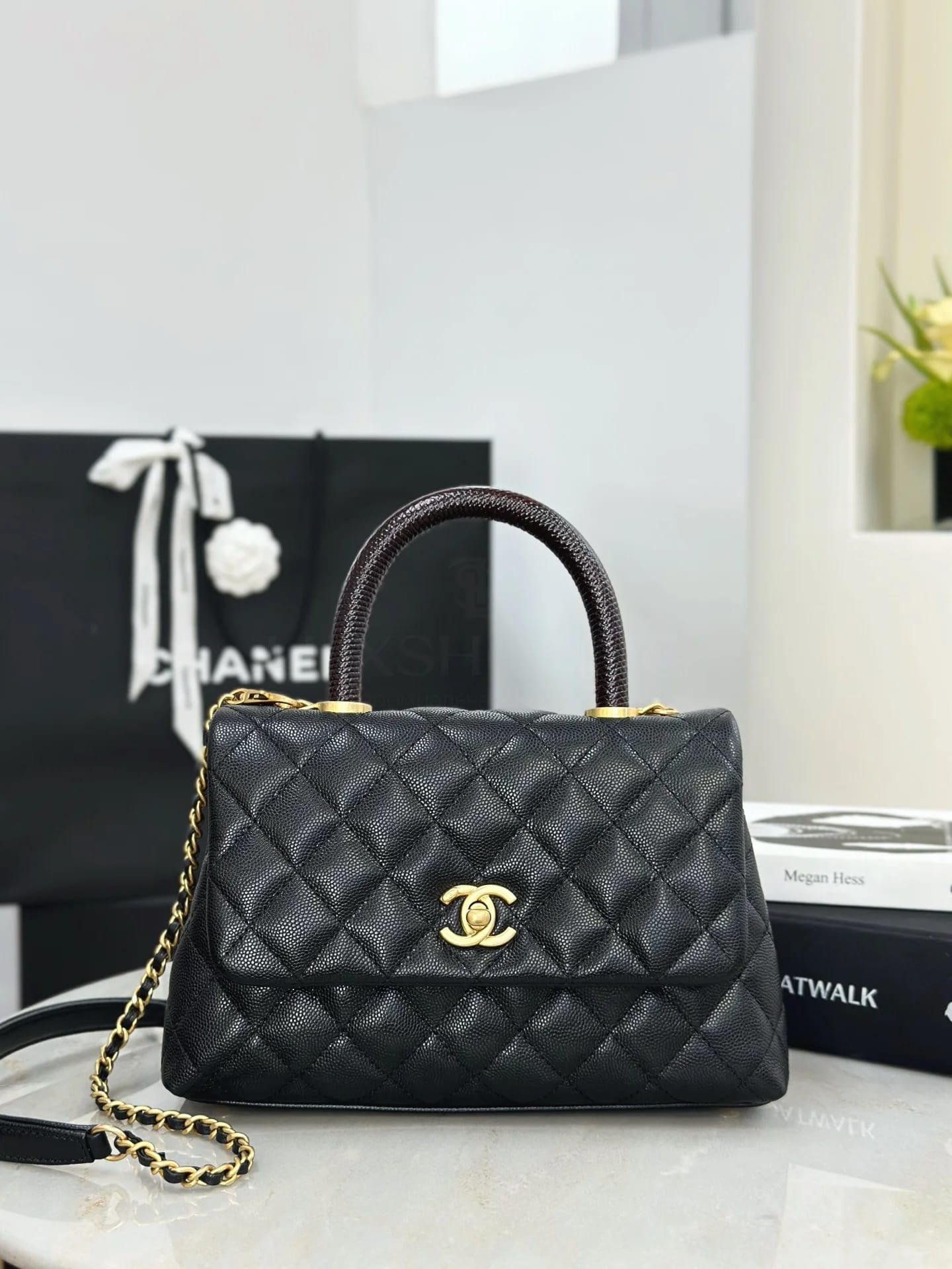 Сумка Chanel 𝐜𝐨𝐜𝐨𝐡𝐚𝐧𝐝𝐥𝐞  23 см - фото 2