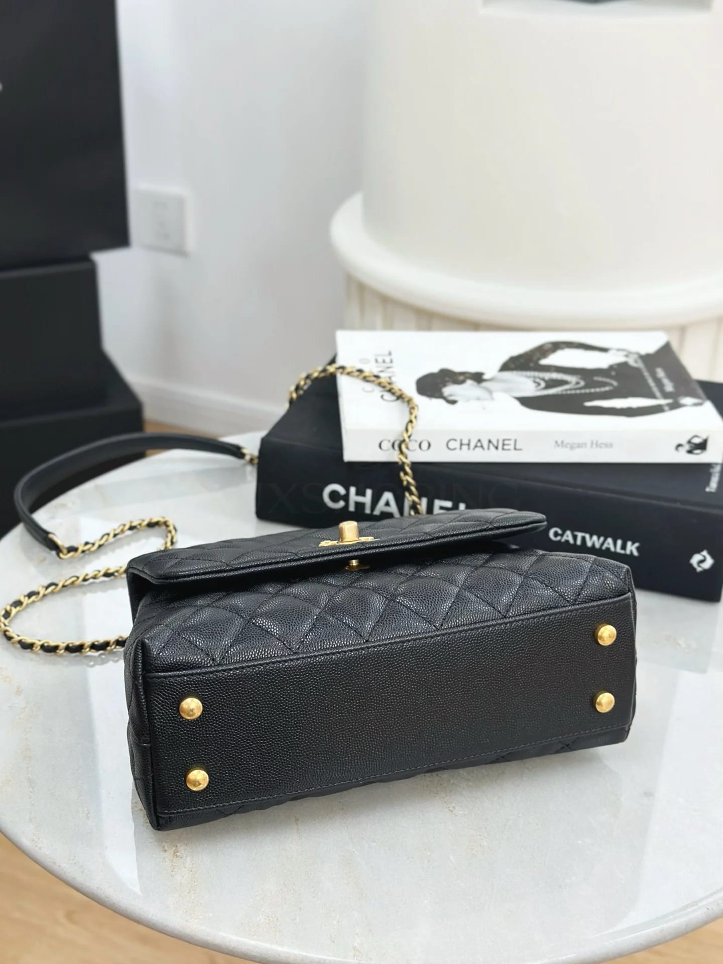 Сумка Chanel 𝐜𝐨𝐜𝐨𝐡𝐚𝐧𝐝𝐥𝐞  23 см - фото 6