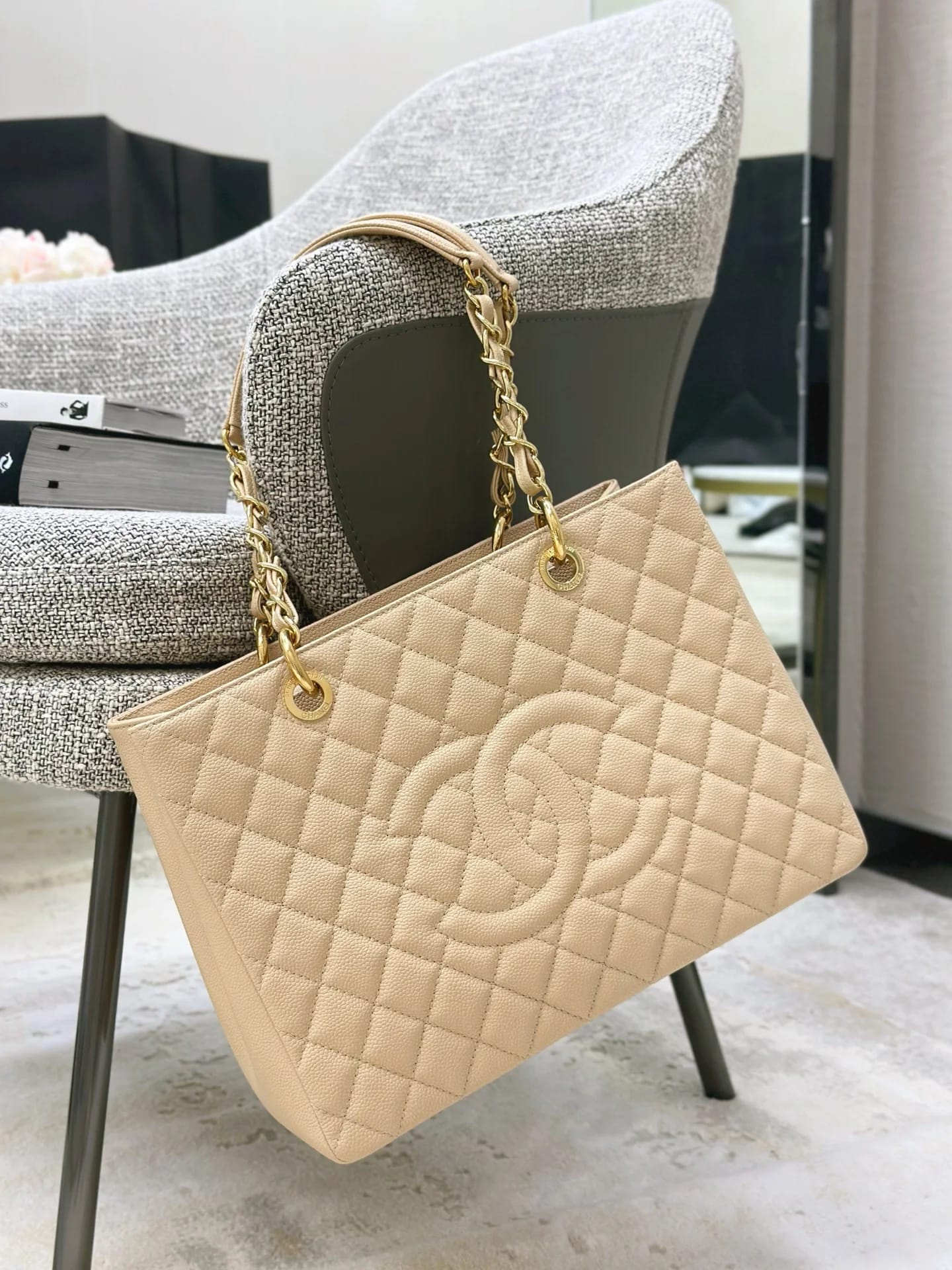 Сумка Chanel Grand Shopping Tote 34х25х13 см бежевая - фото 2