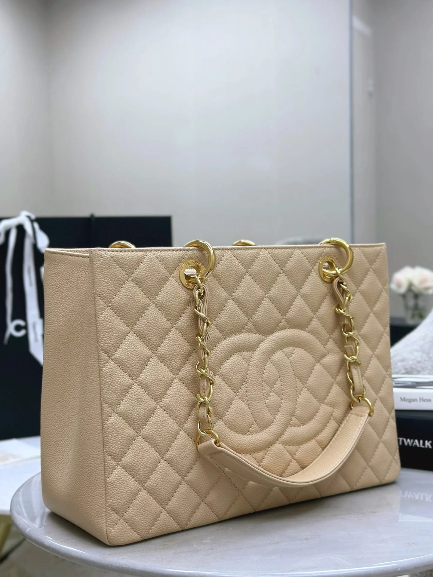 Сумка Chanel Grand Shopping Tote 34х25х13 см бежевая - фото 4