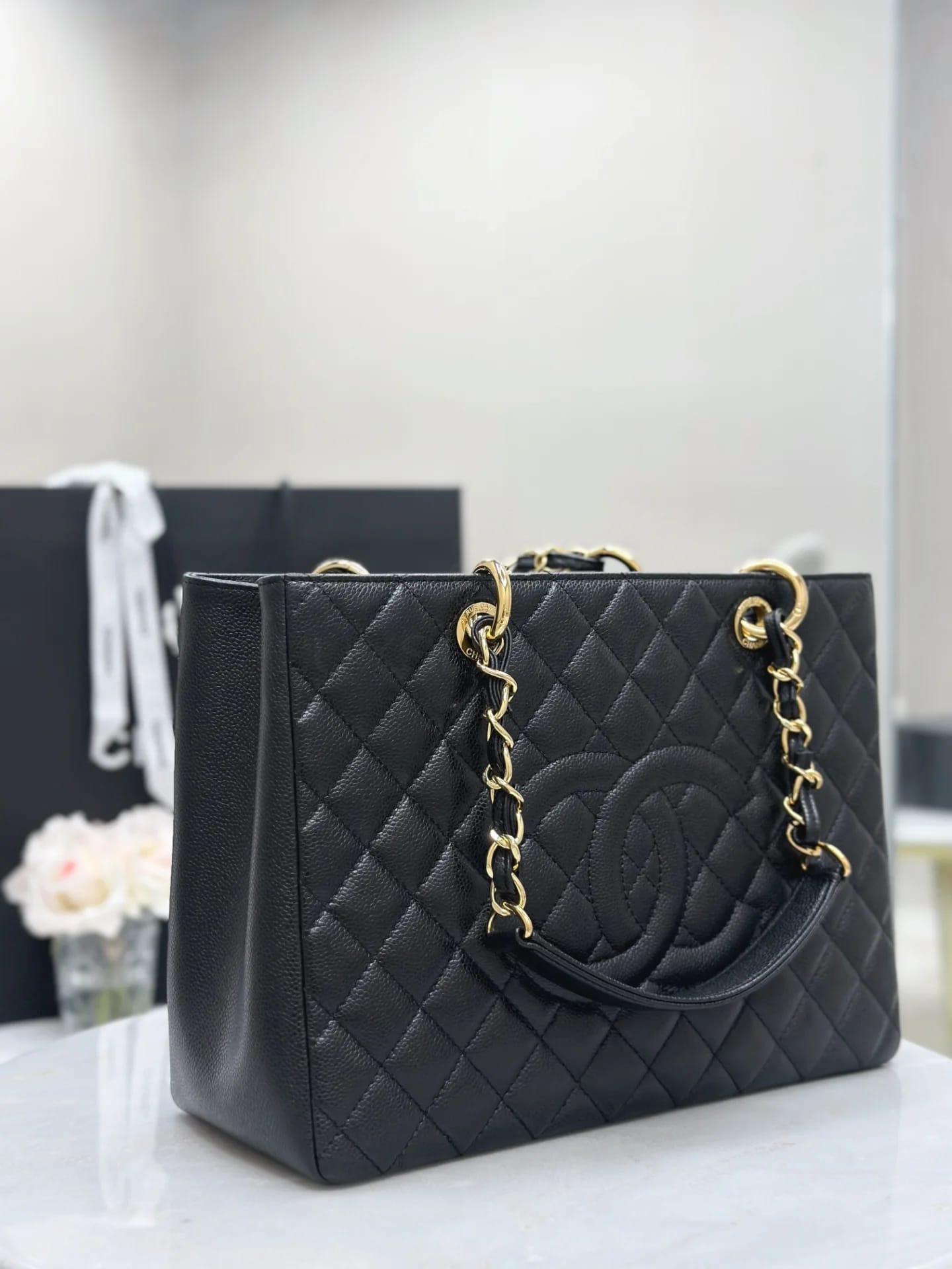 Сумка Chanel Grand Shopping Tote 34х25х13 см черная золото - фото 6