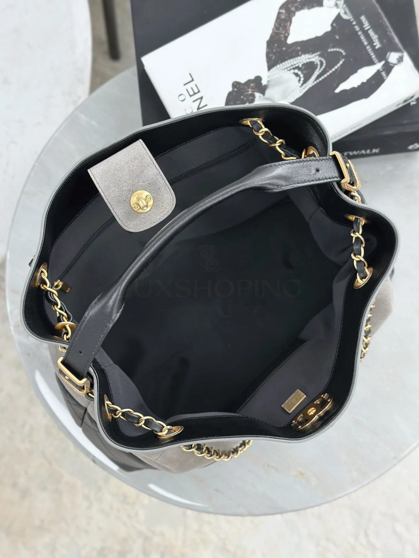 Сумка Chanel 25A высокий шопер 24х36х14 см бежевый - фото 9