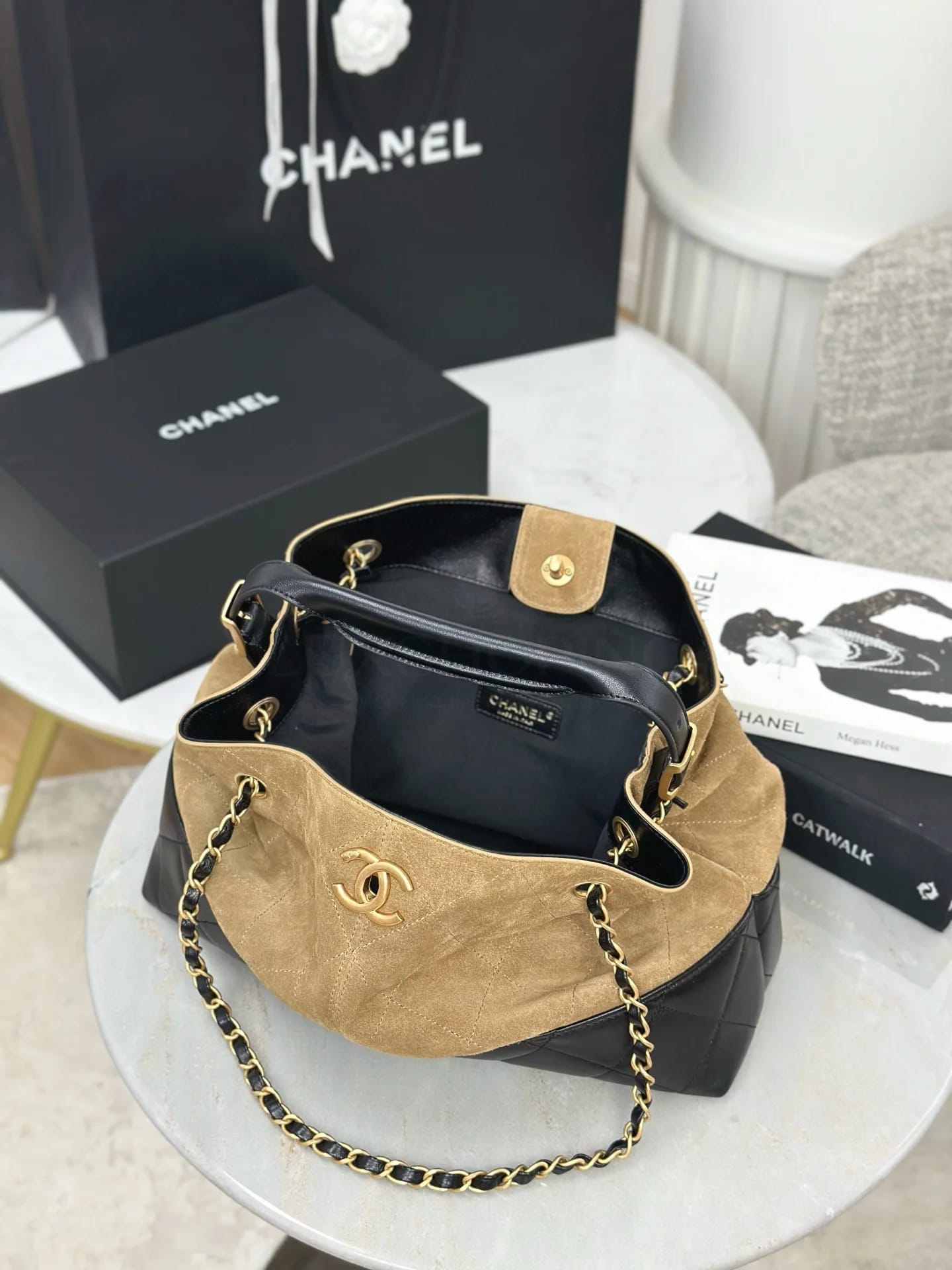 Сумка Chanel 25A высокий шопер 24х36х14 см коричневый - фото 9