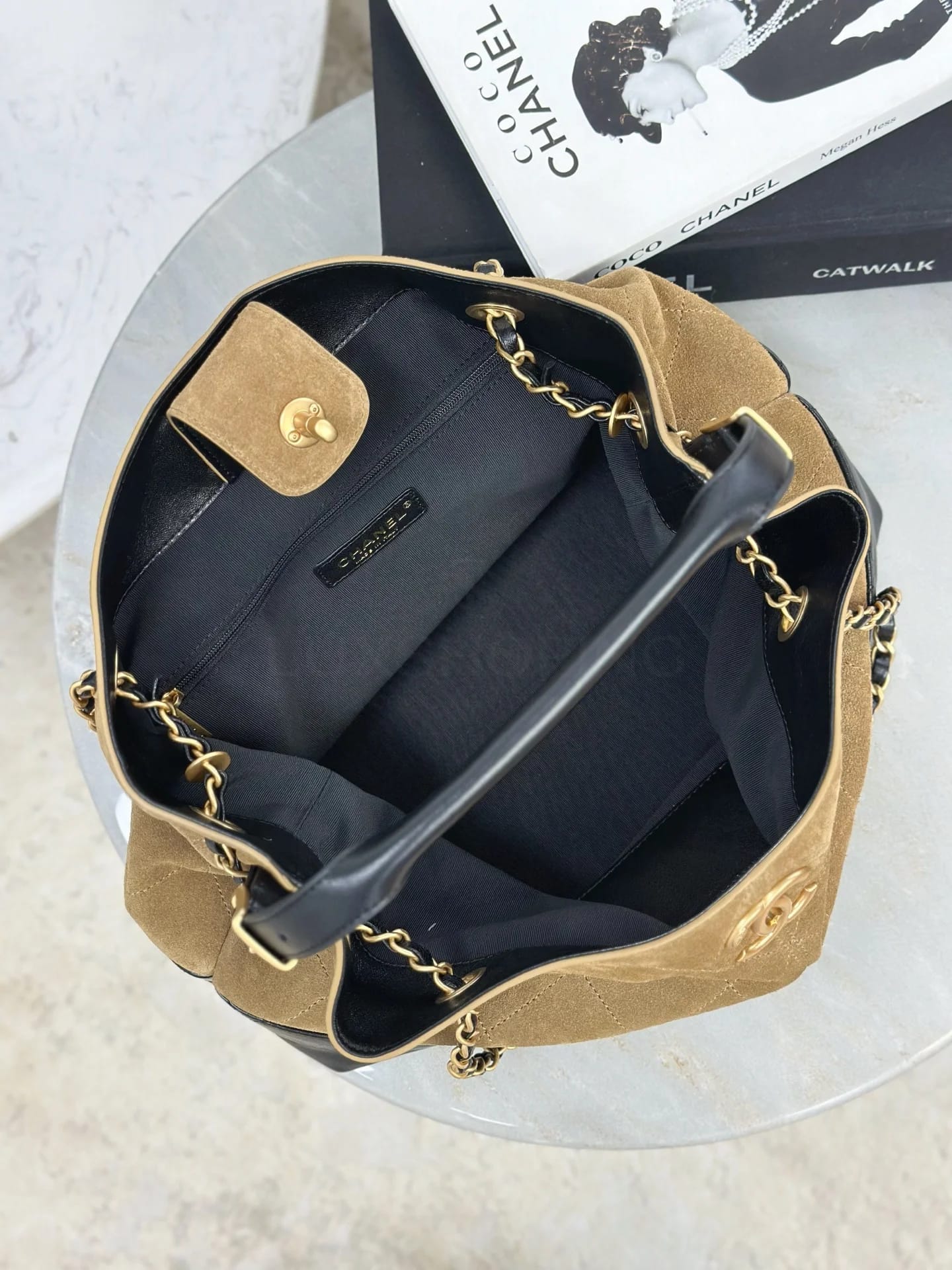 Сумка Chanel 25A высокий шопер 24х36х14 см коричневый - фото 10