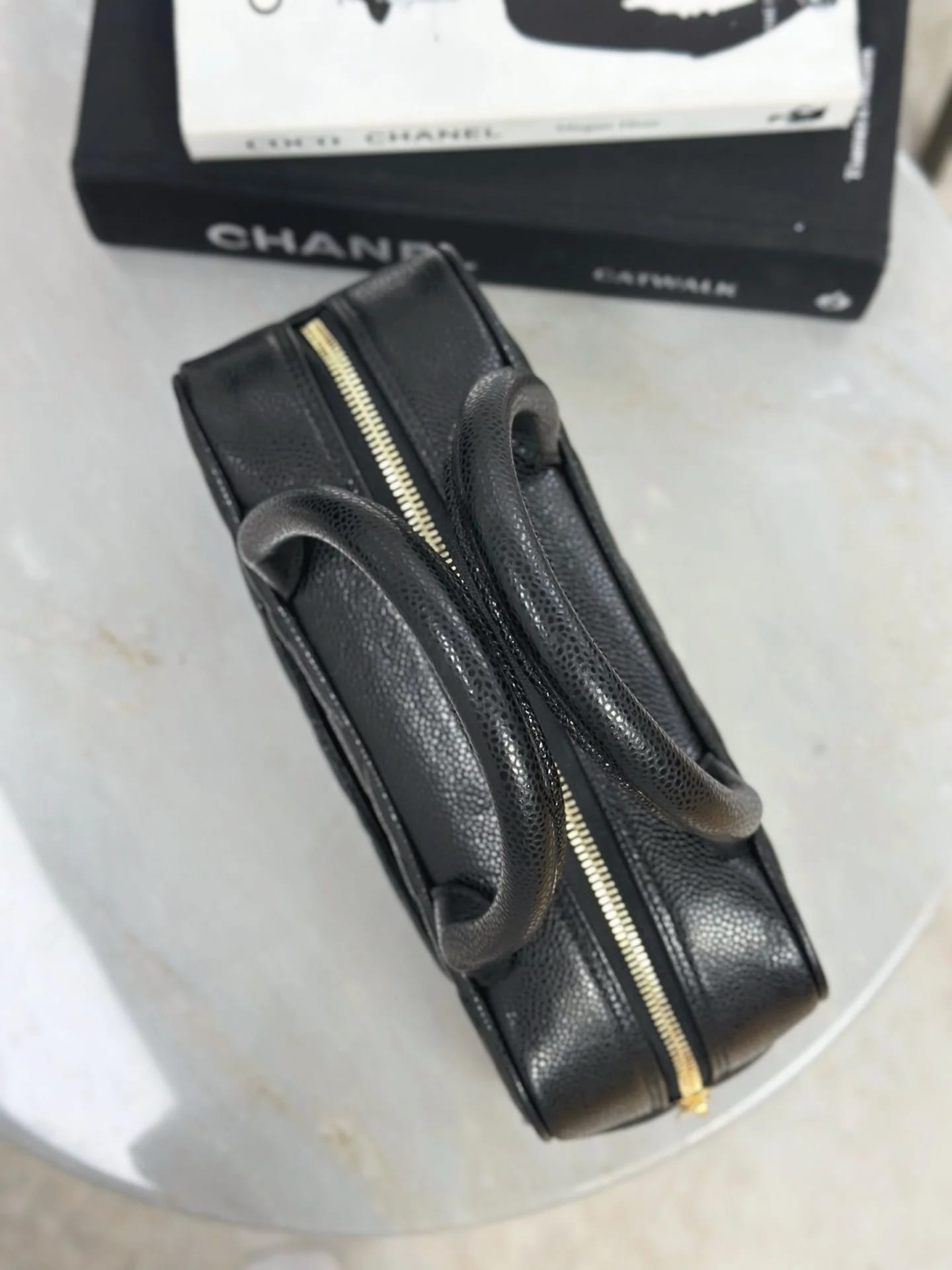 Сумка Chanel икорная кожа Боулинг-сумка 25х15х7 см - фото 7