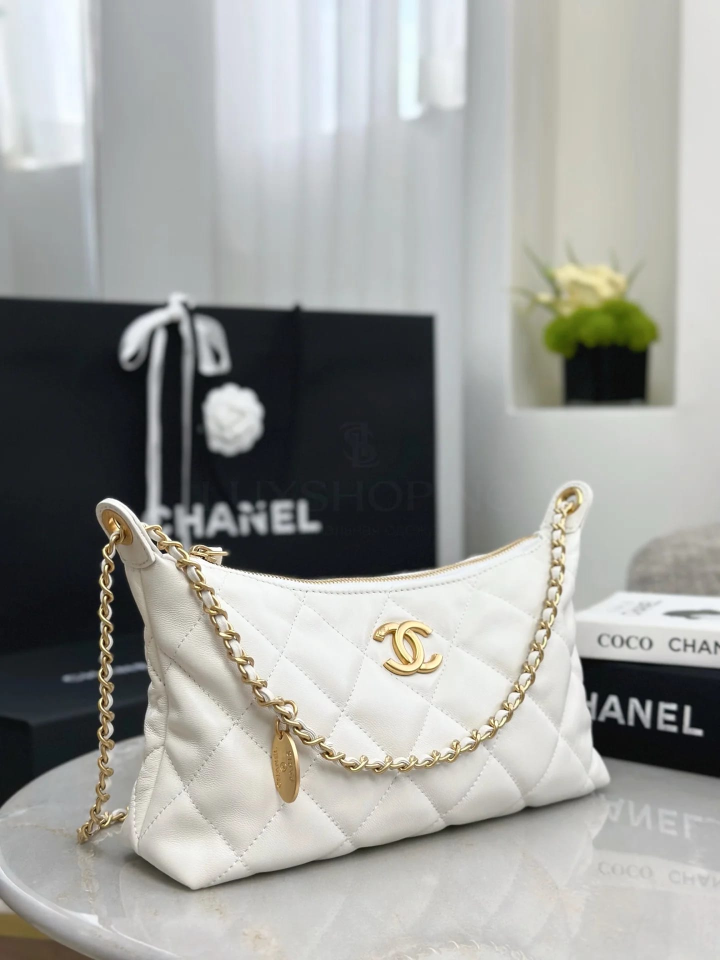 Сумка Chanel 25SS Hobo белая 17х26х8 см - фото 3