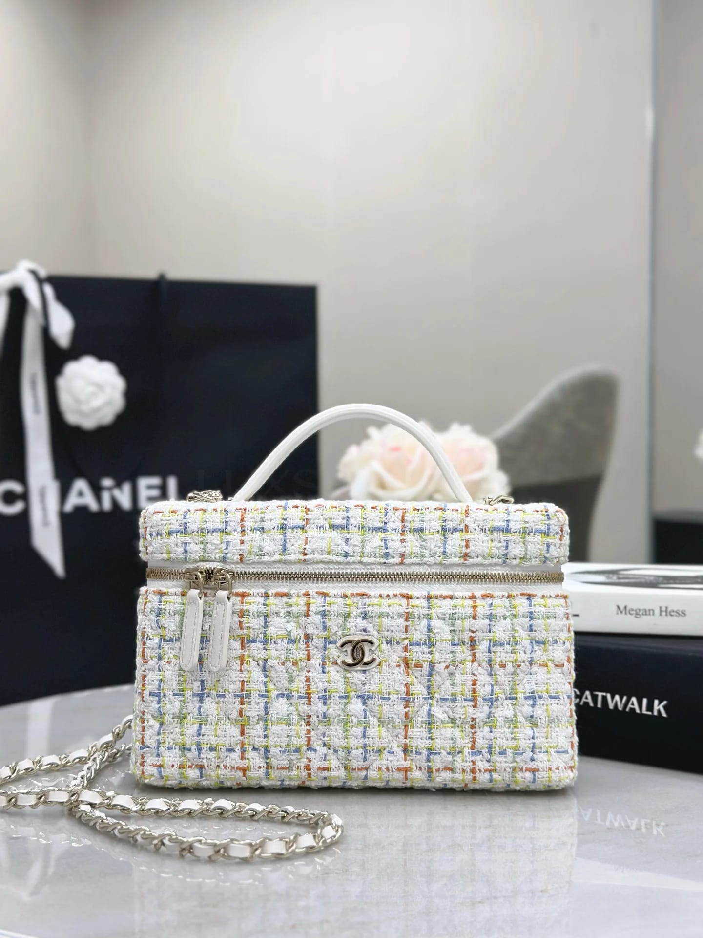 Сумка твидовая Chanel 25C LP белая 17х19,5х5 см - фото 2