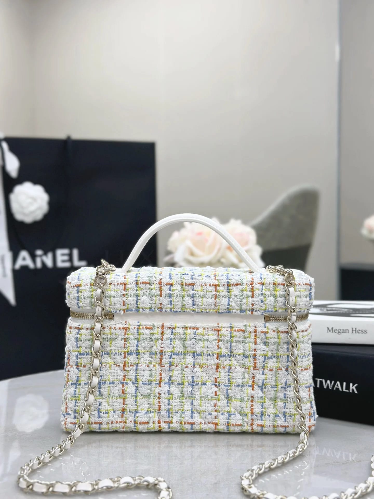 Сумка твидовая Chanel 25C LP белая 17х19,5х5 см - фото 4