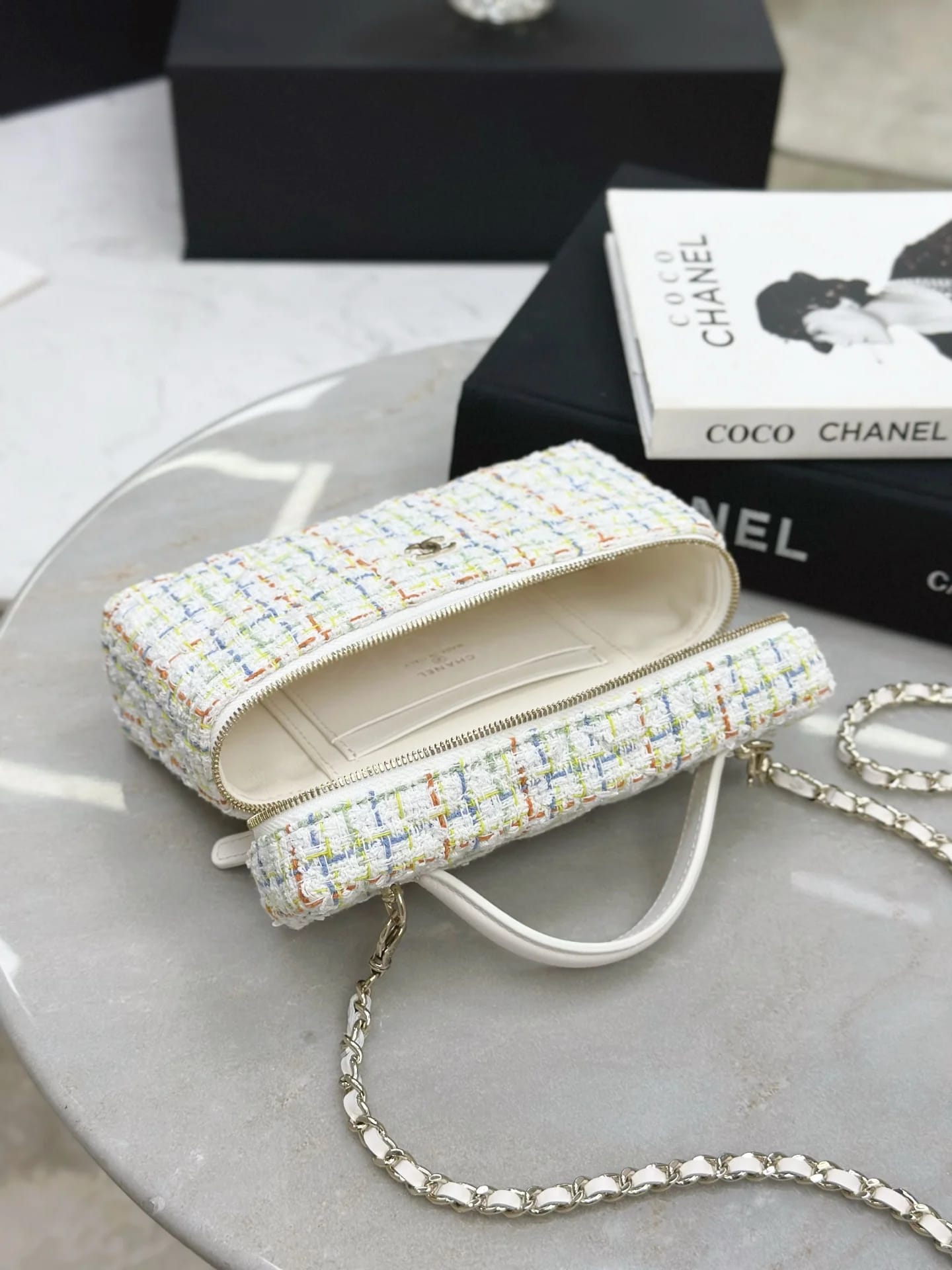 Сумка твидовая Chanel 25C LP белая 17х19,5х5 см - фото 7