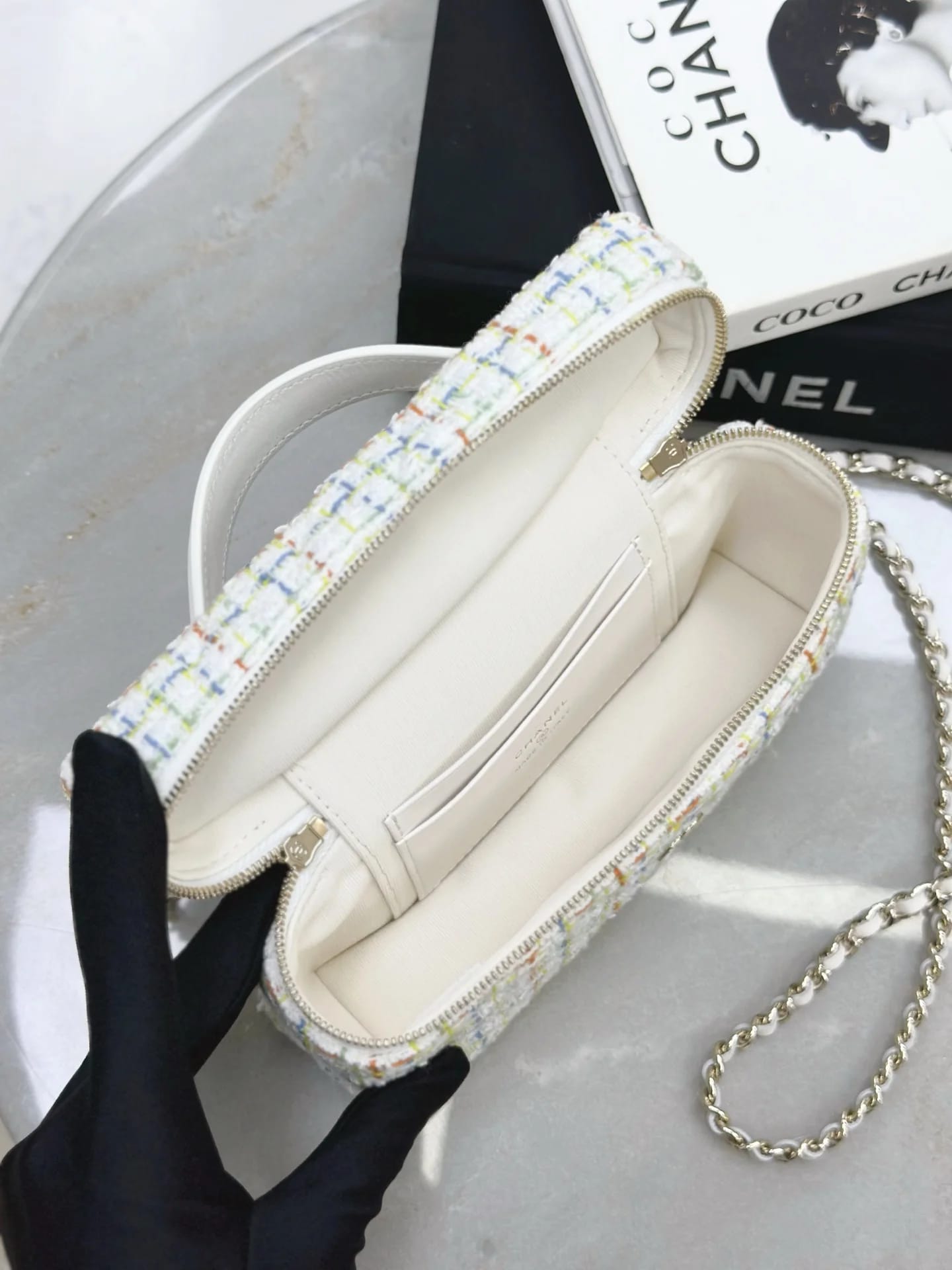 Сумка твидовая Chanel 25C LP белая 17х19,5х5 см - фото 10