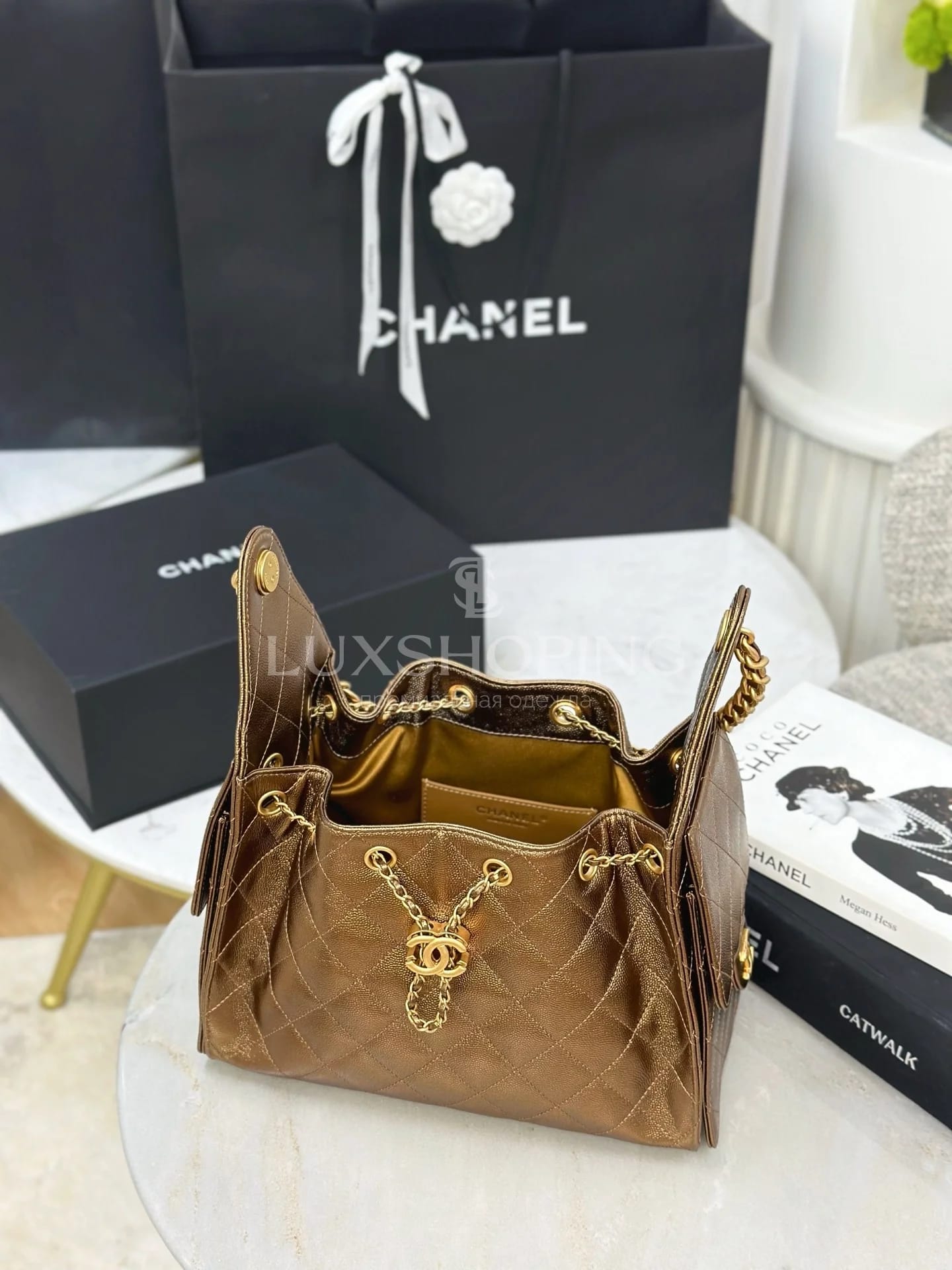 CHANEL 25C сумка-хобо 30×26×14 см золотая - фото 8