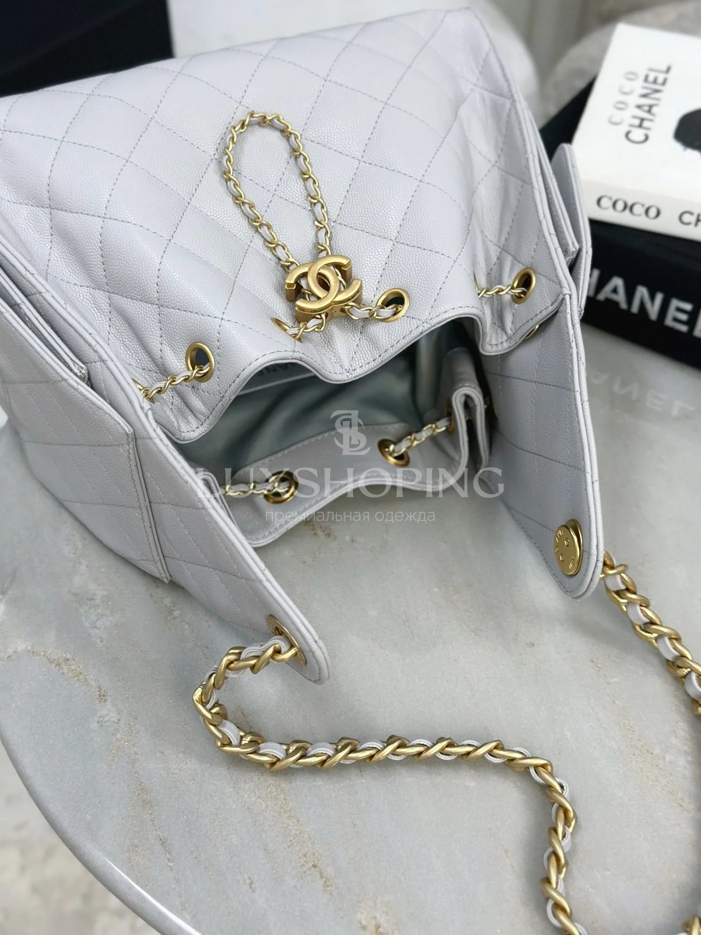 CHANEL 25C сумка-хобо 30×26×14 см белая - фото 4